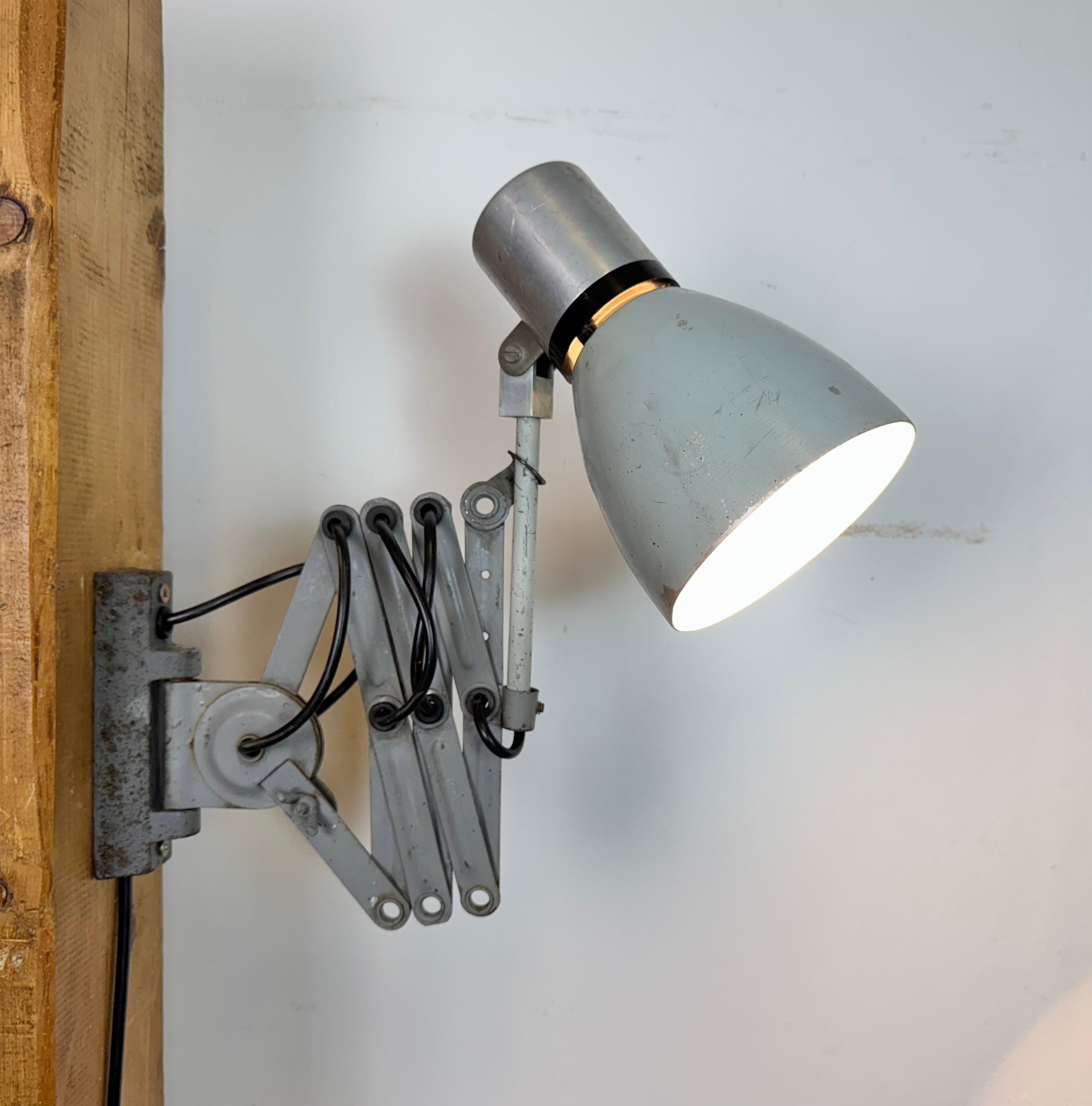 Industrielle graue Schere-Wandleuchte, grau, 1960er-Jahre im Angebot 11