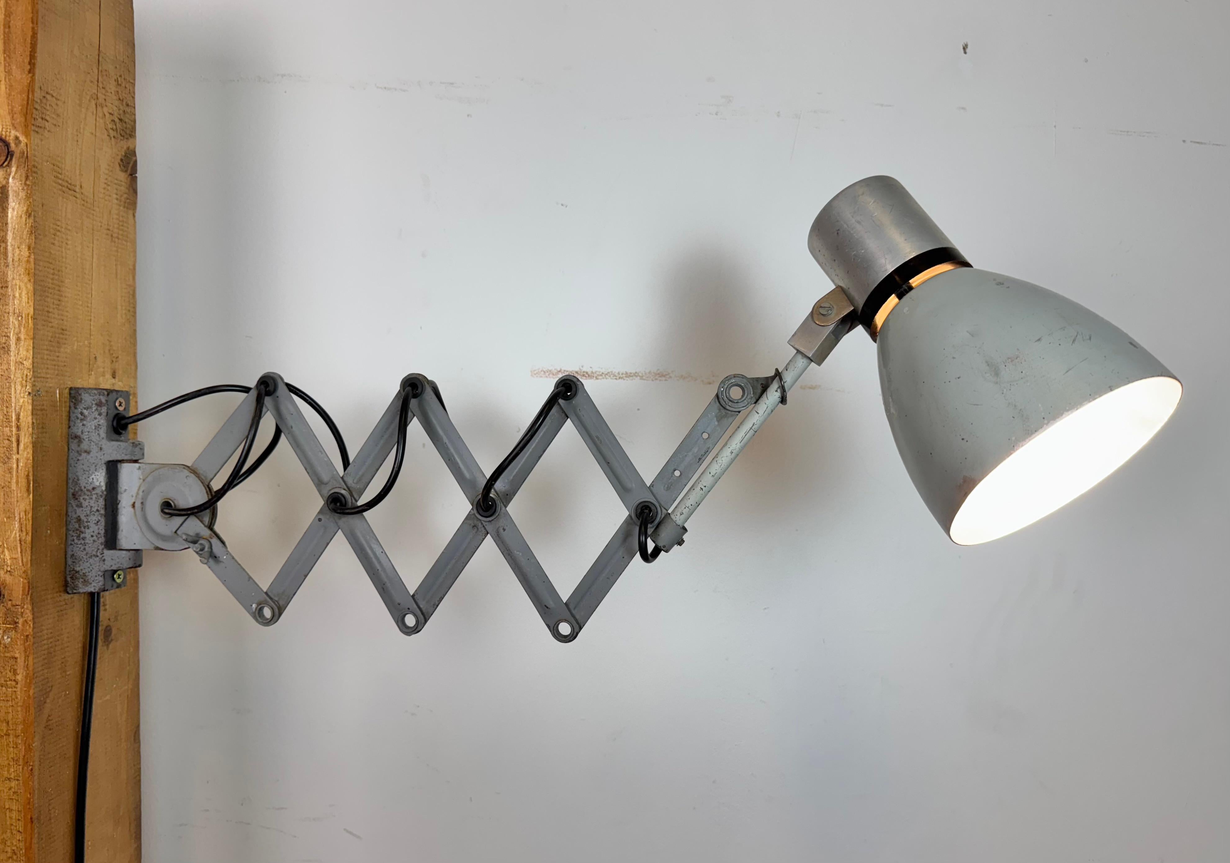 Industrielle graue Schere-Wandleuchte, grau, 1960er-Jahre im Angebot 13