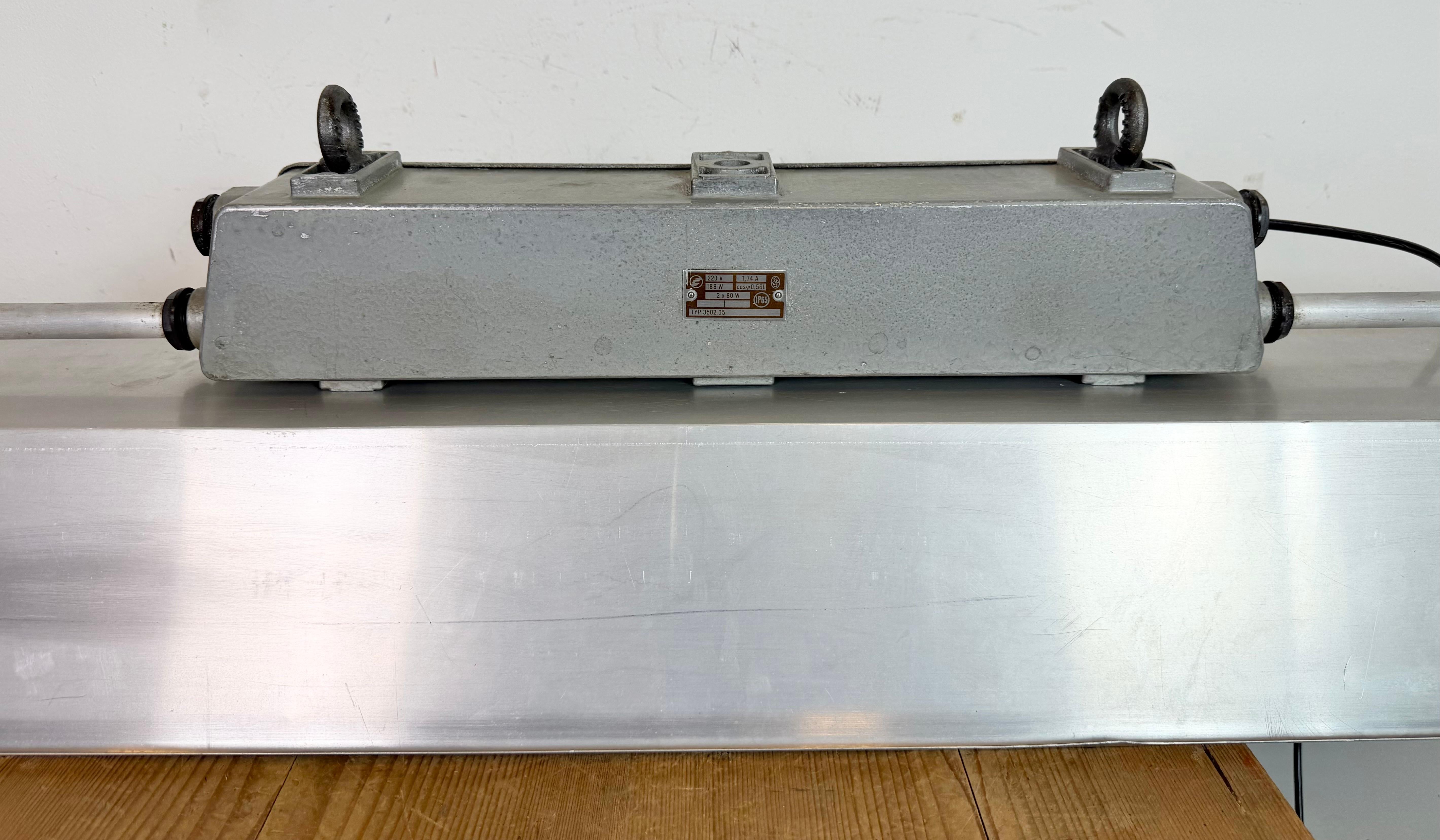 Graue Industrieröhrenleuchte von Elektrosvit, 1970er Jahre im Angebot 8