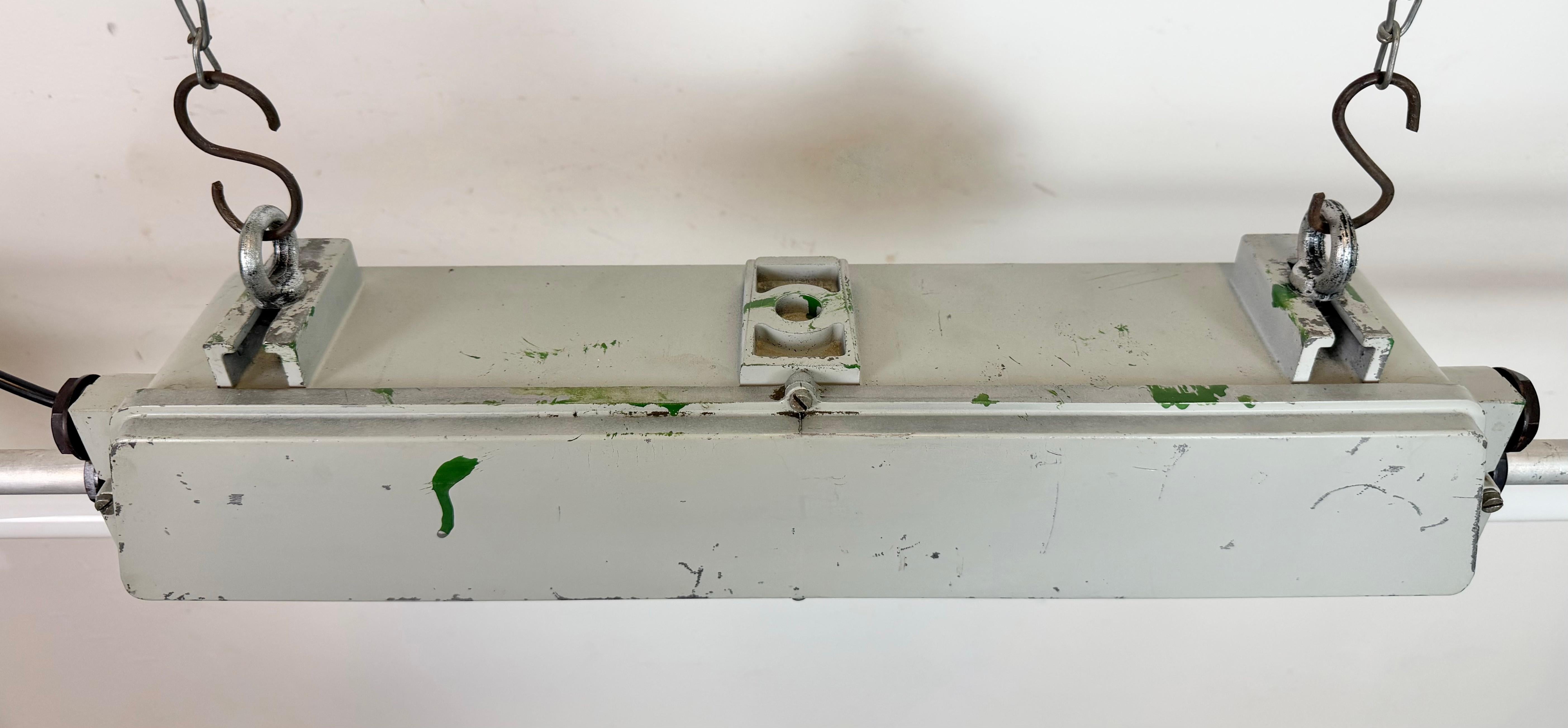 Industrielle graue Röhrenleuchte aus Elektrosvit, Industrie  1970s im Angebot 10