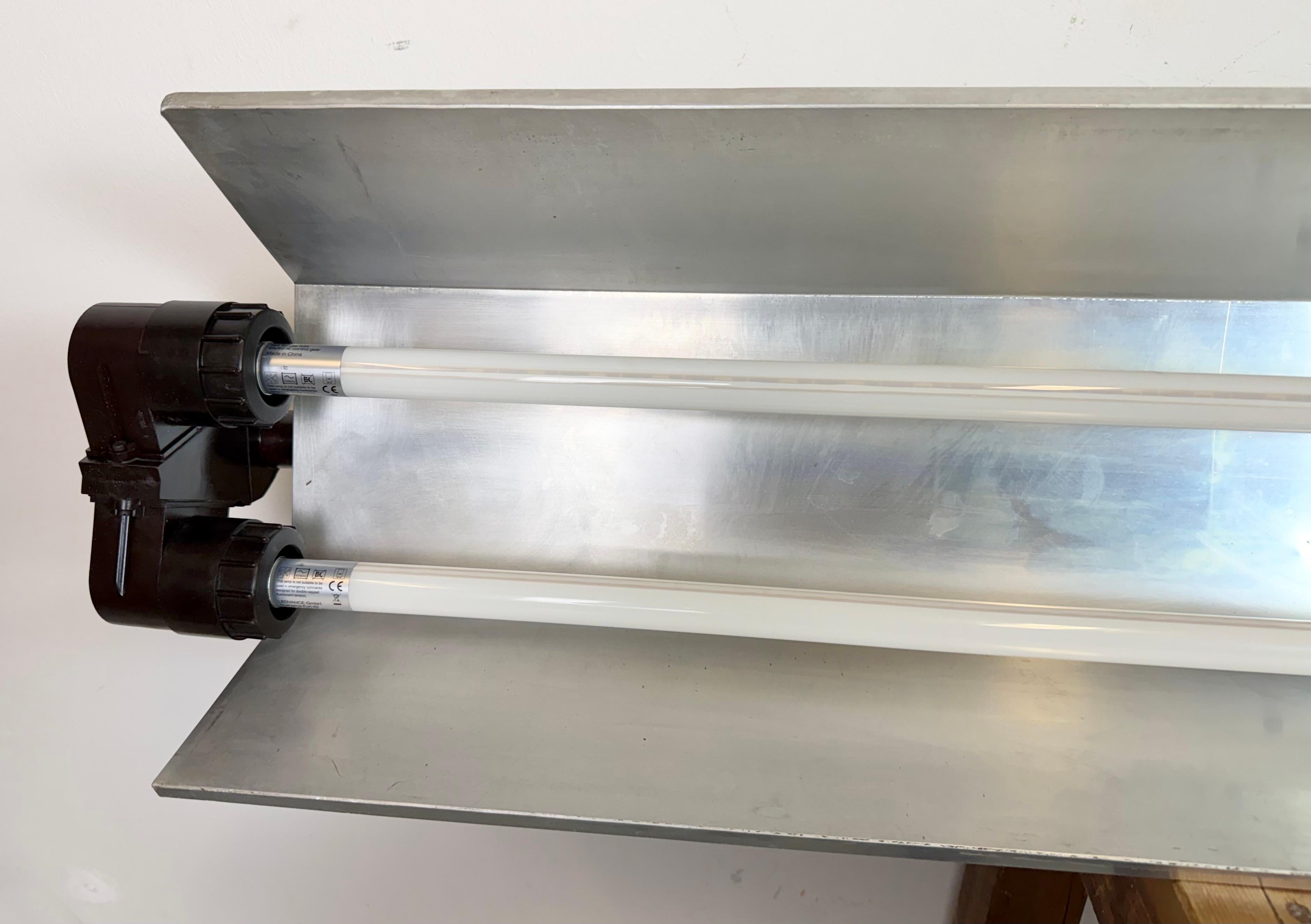 Graue Industrieröhrenleuchte von Elektrosvit, 1970er Jahre im Angebot 12