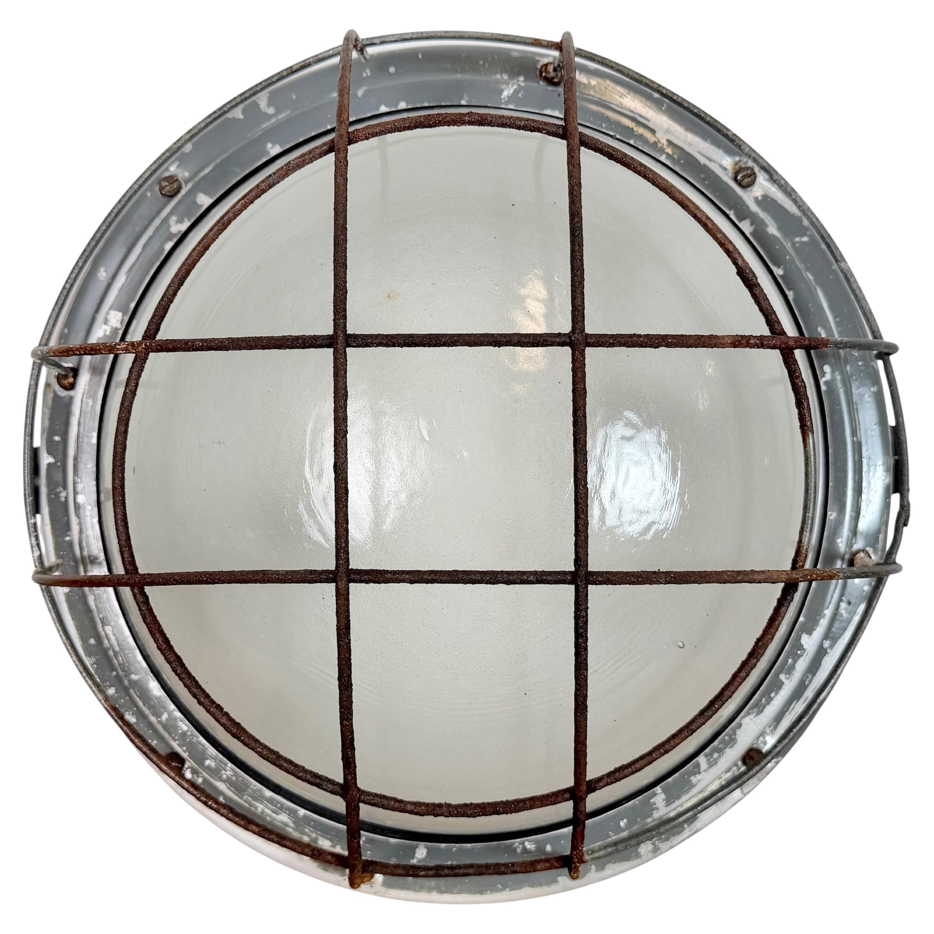 Aplique industrial gris con cristal de leche de Elektrosvit, años 70