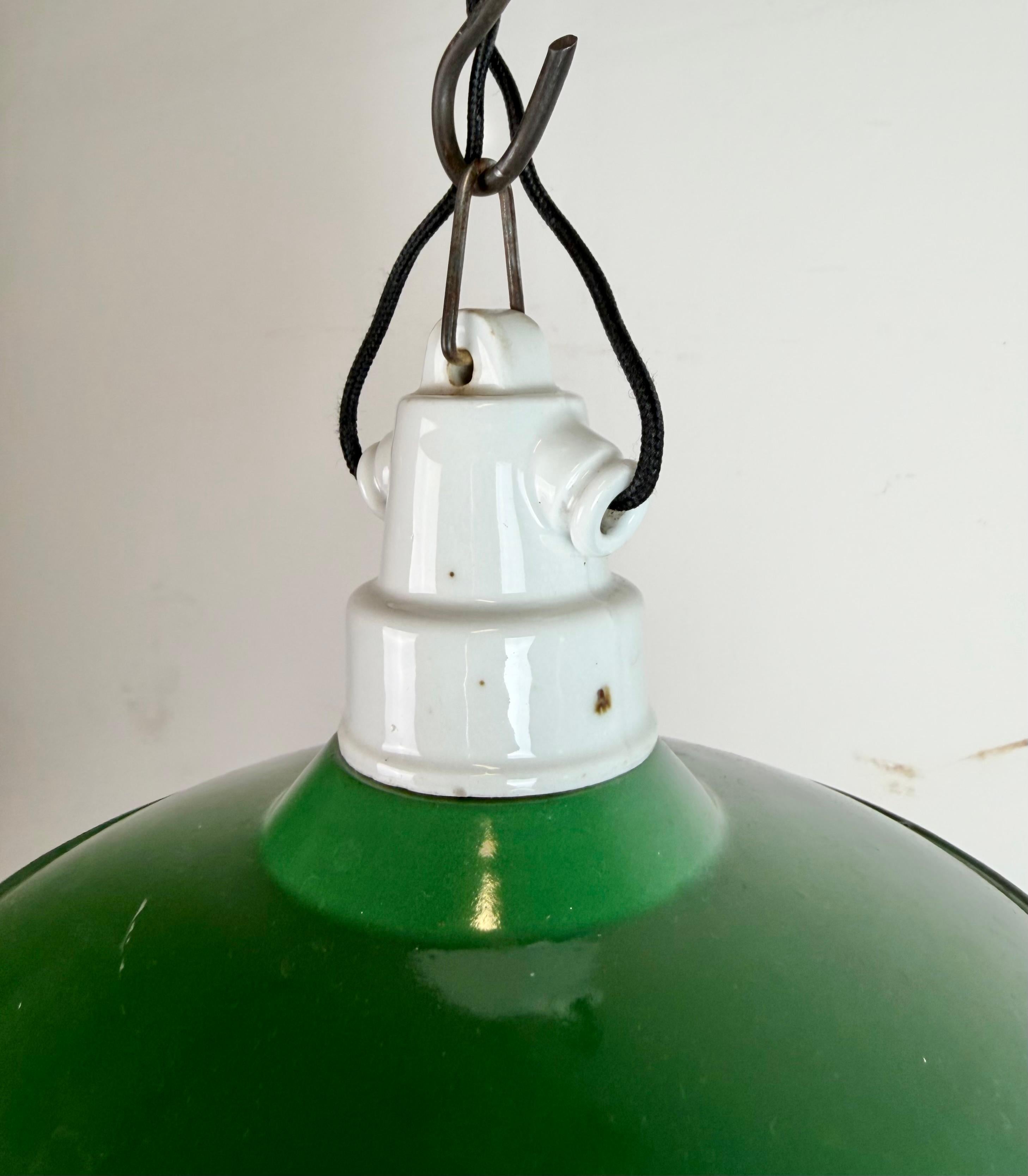 XX secolo Industrial Green Enamel Pendant Light, 1950s in vendita