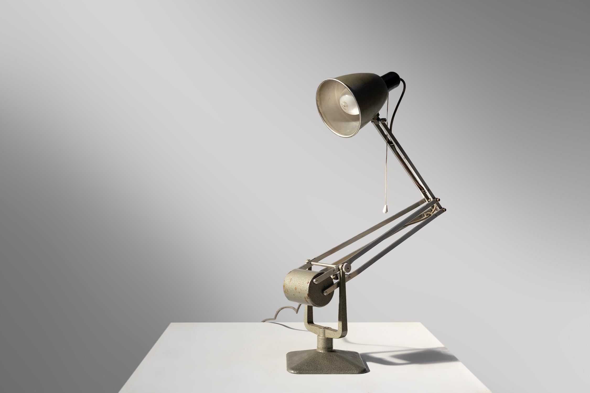 Industrielle Hadrill & Horstmann 'Roller'-Schreibtischlampe 'Roller' im Industriestil, Deutschland ca. 19 (Metall)