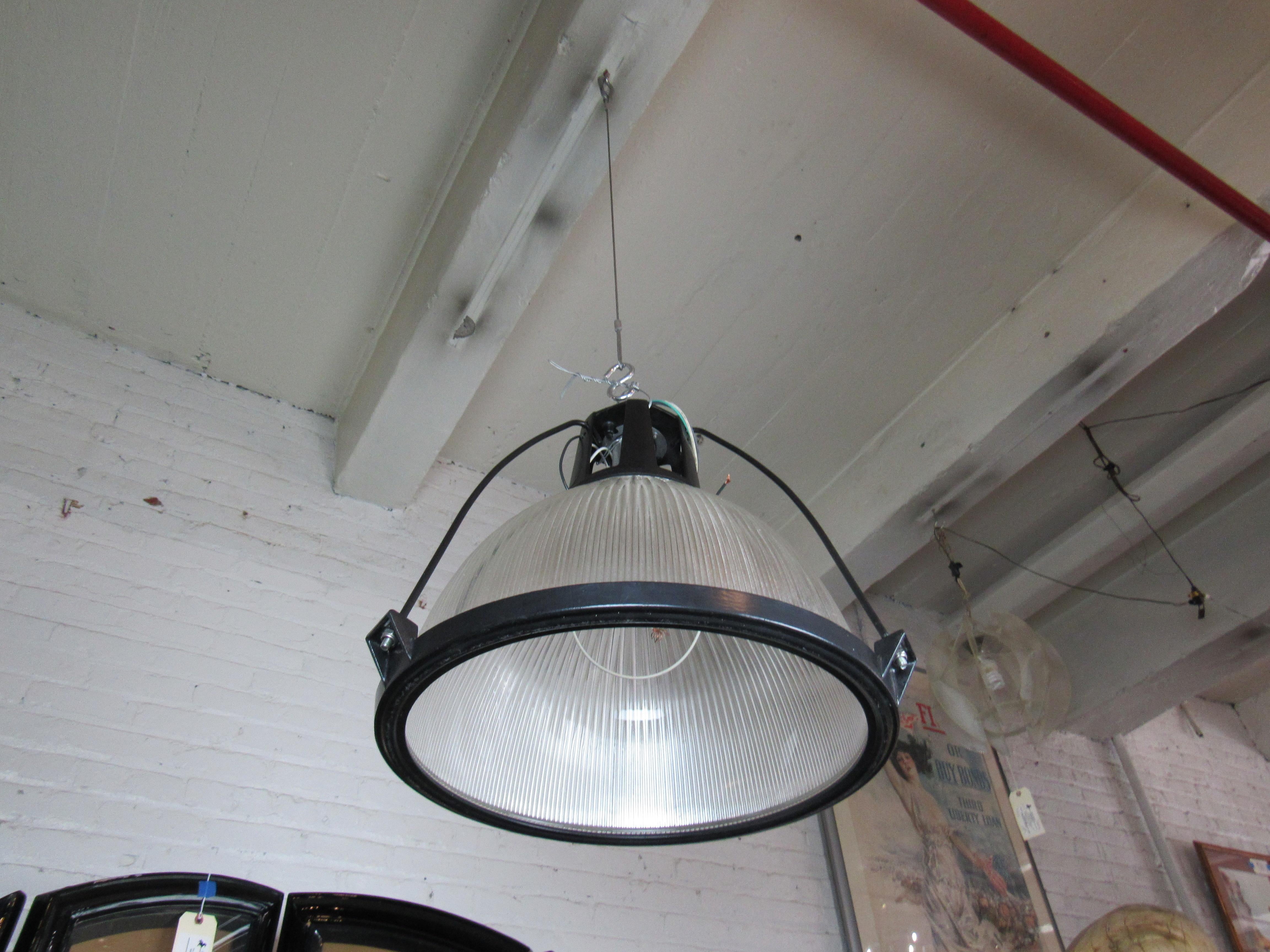 Industrial Hanging Lamp In Good Condition For Sale In Brooklyn, NY