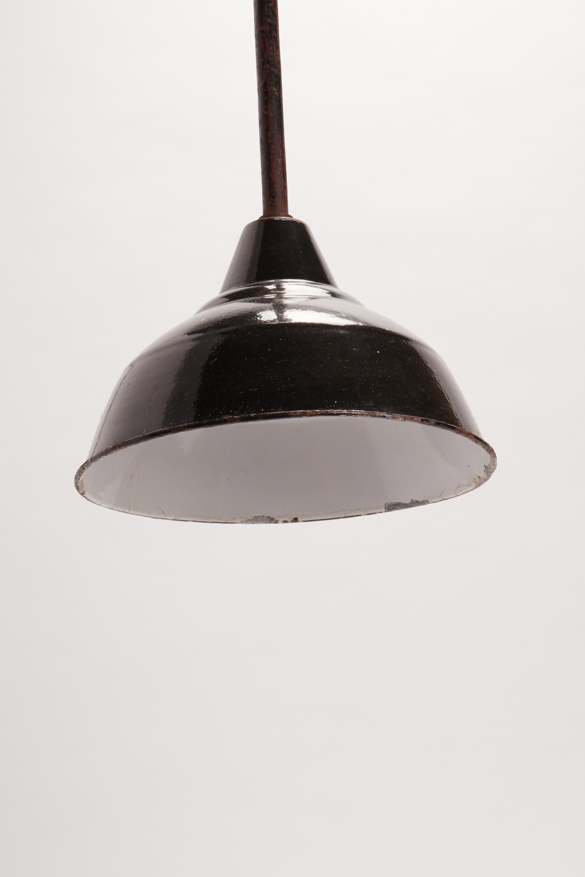 Industrial Hanging Lights, Belgium, 1930 In Good Condition For Sale In Milan, IT