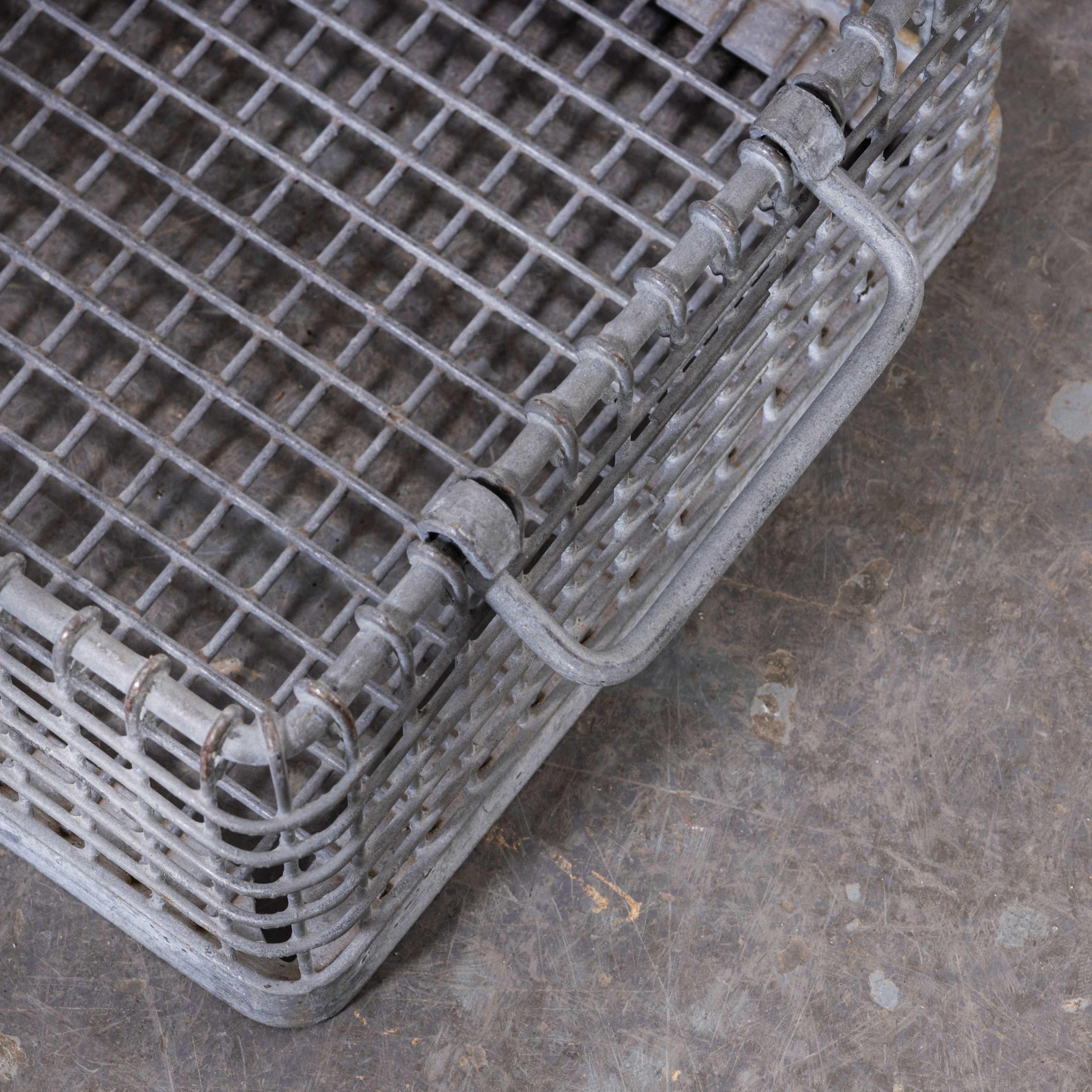 Industrial Heavy Weight Washing Wire Trays In Good Condition In Hook, Hampshire