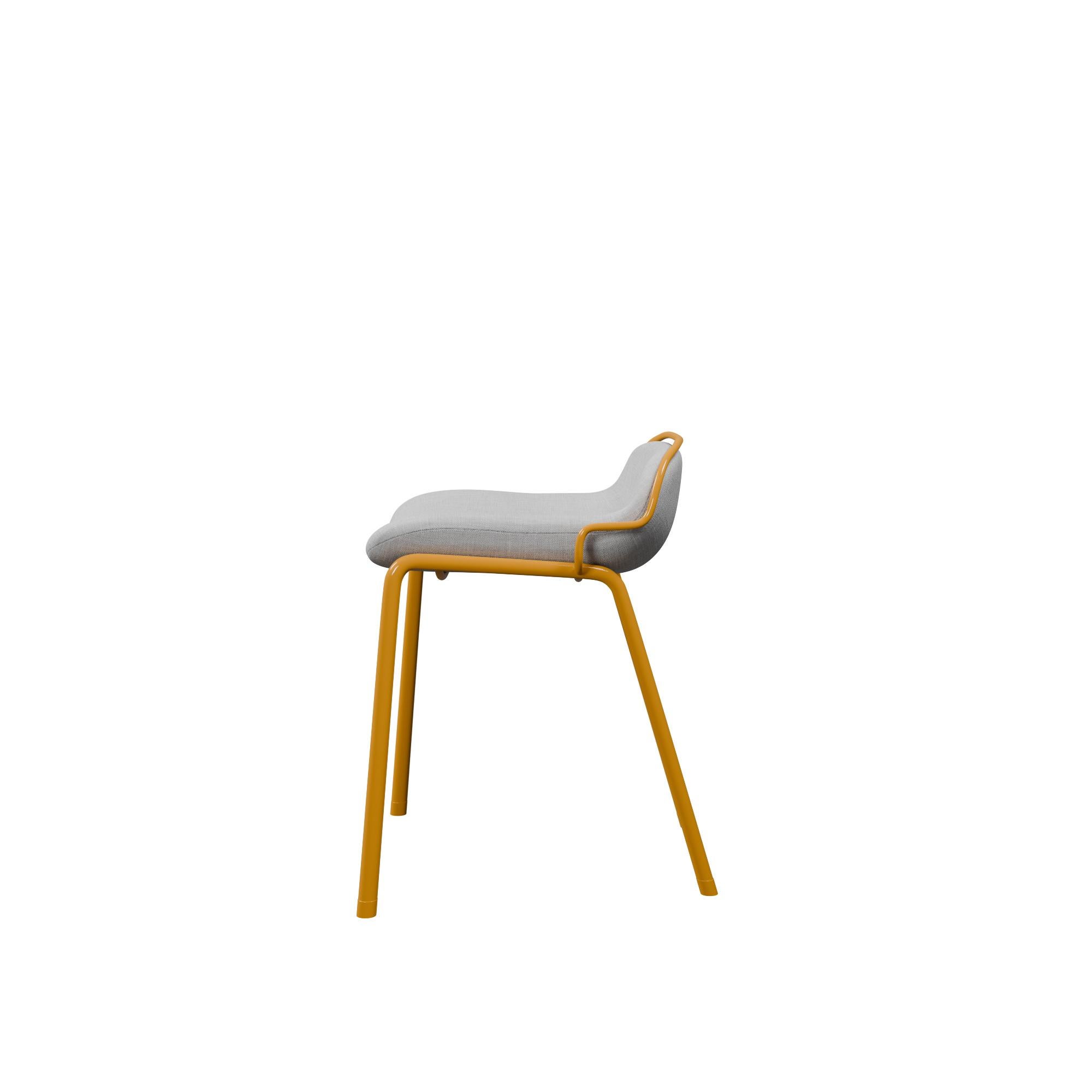Tabouret industriel DUV finition miel avec tissu crème fait main par Murmurio Neuf - En vente à Lordelo, PT