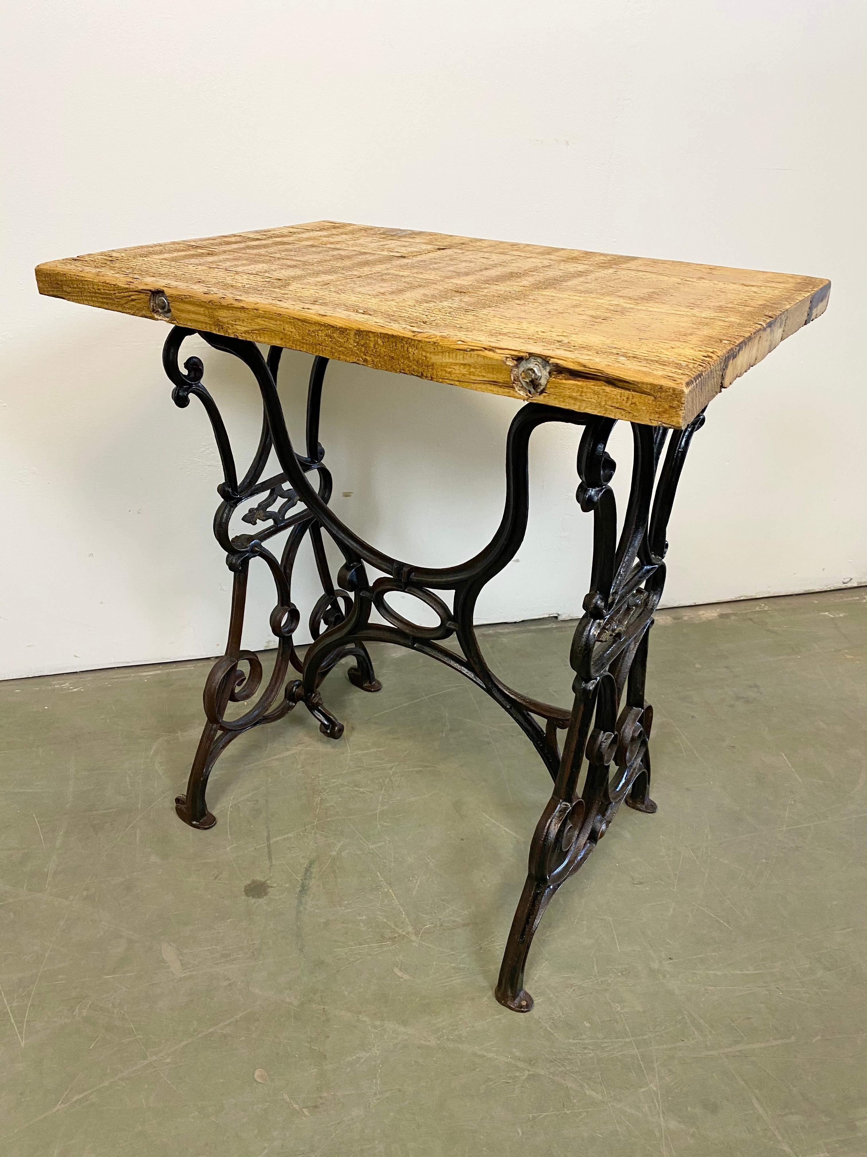 Industrial Iron and Wood Worktable, 1950s For Sale 6