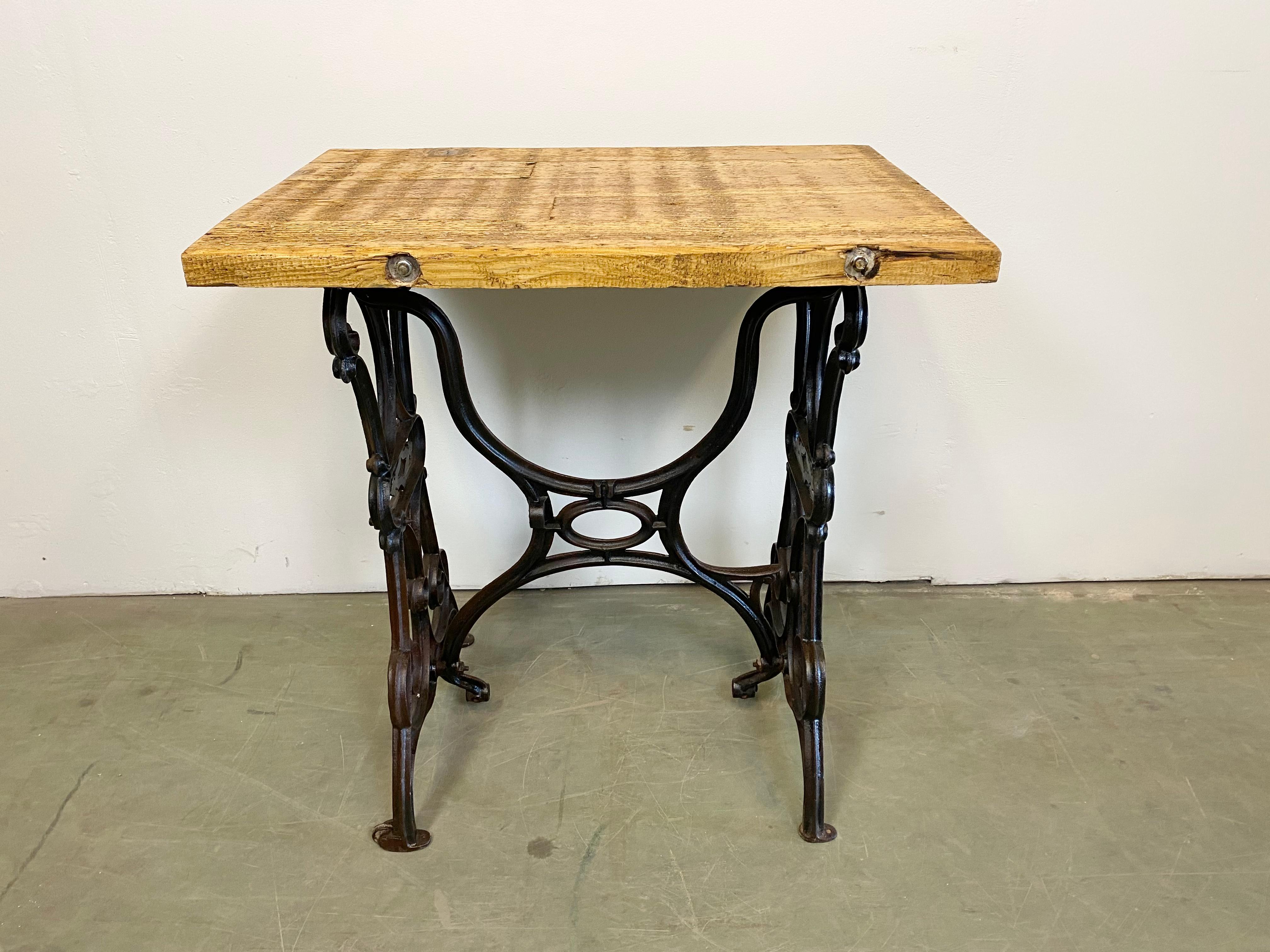 Industrial Iron and Wood Worktable, 1950s For Sale 7