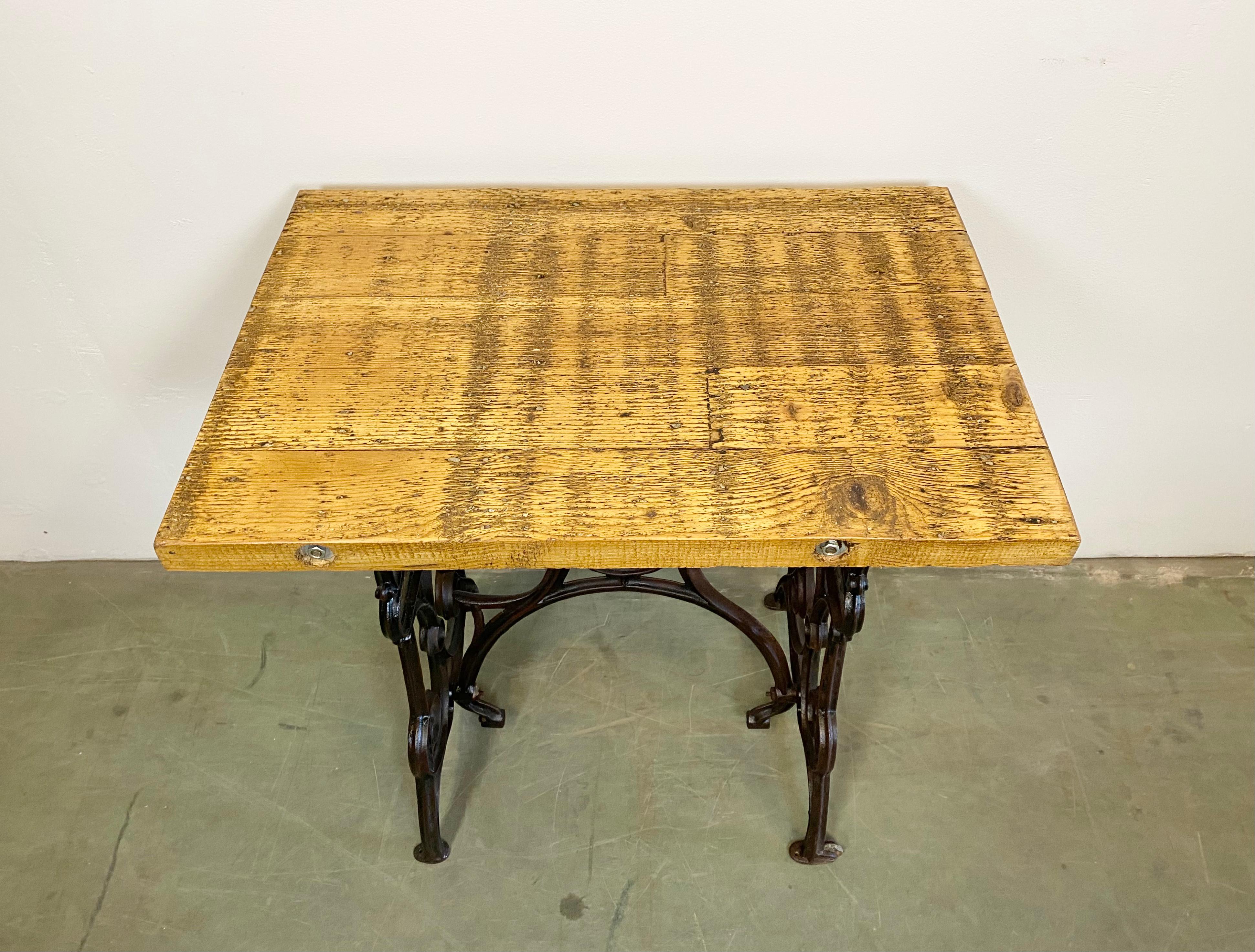 Industrial Iron and Wood Worktable, 1950s For Sale 2
