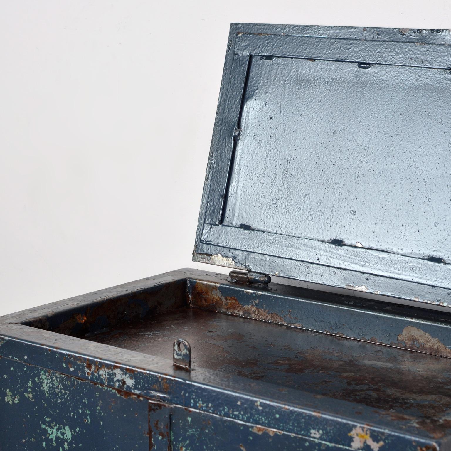Armoire industrielle en fer, années 1960 6