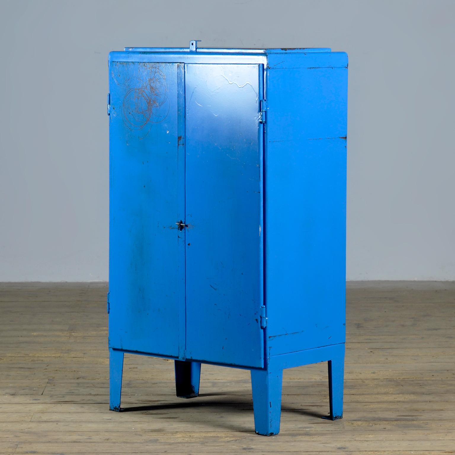 Industrieller Eisenschrank, 1960er-Jahre im Zustand „Gut“ im Angebot in Amsterdam, Noord Holland