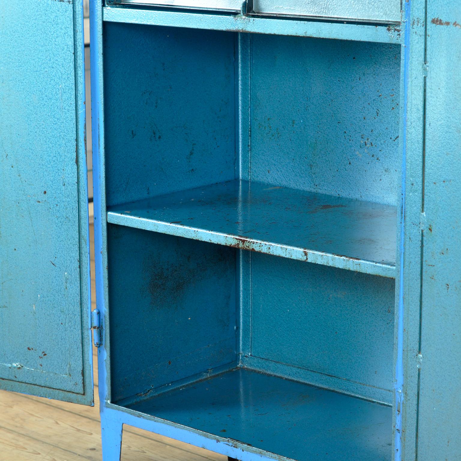 Milieu du XXe siècle Armoire industrielle en fer, années 1960