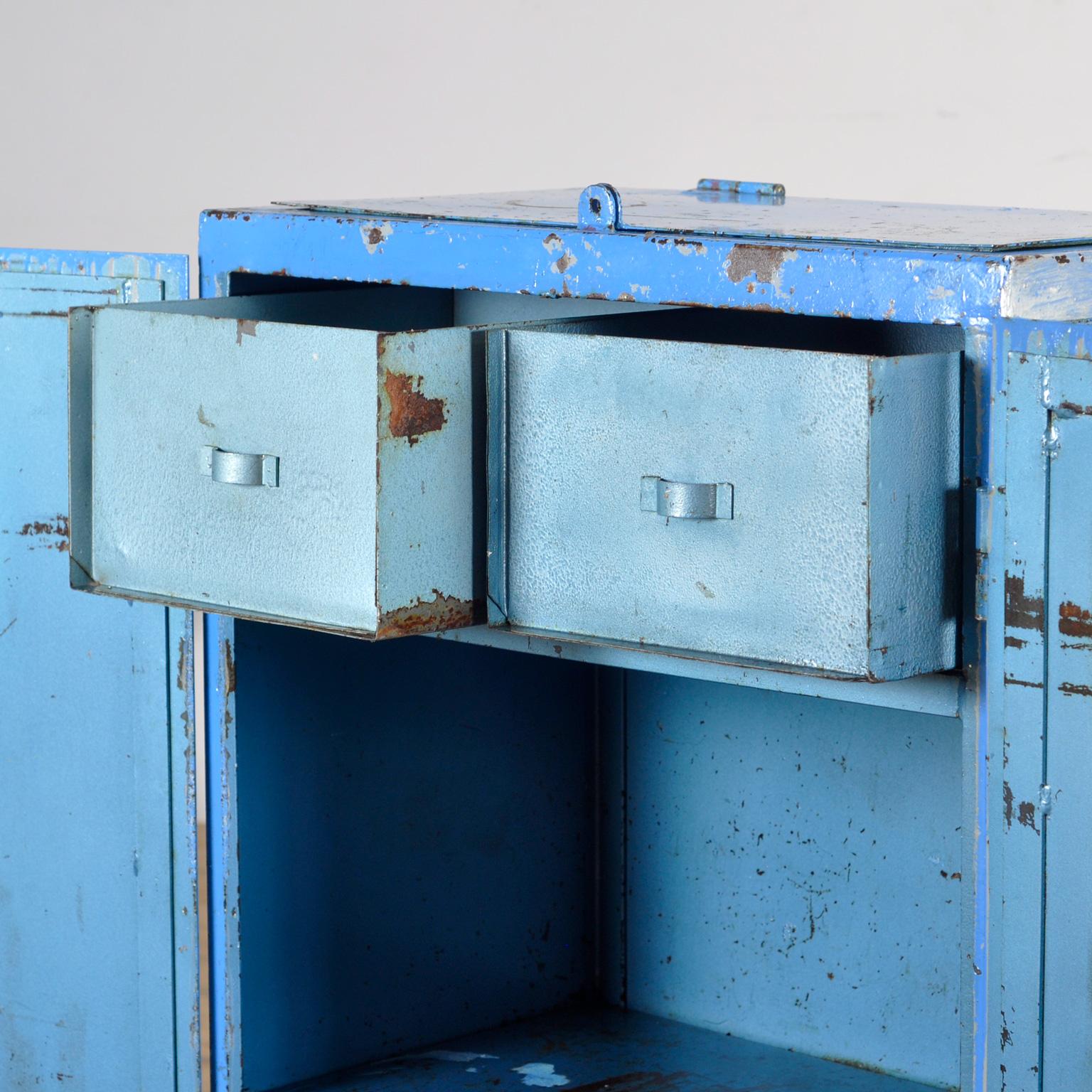 Metà XX secolo Armadio industriale in ferro, anni '60 in vendita