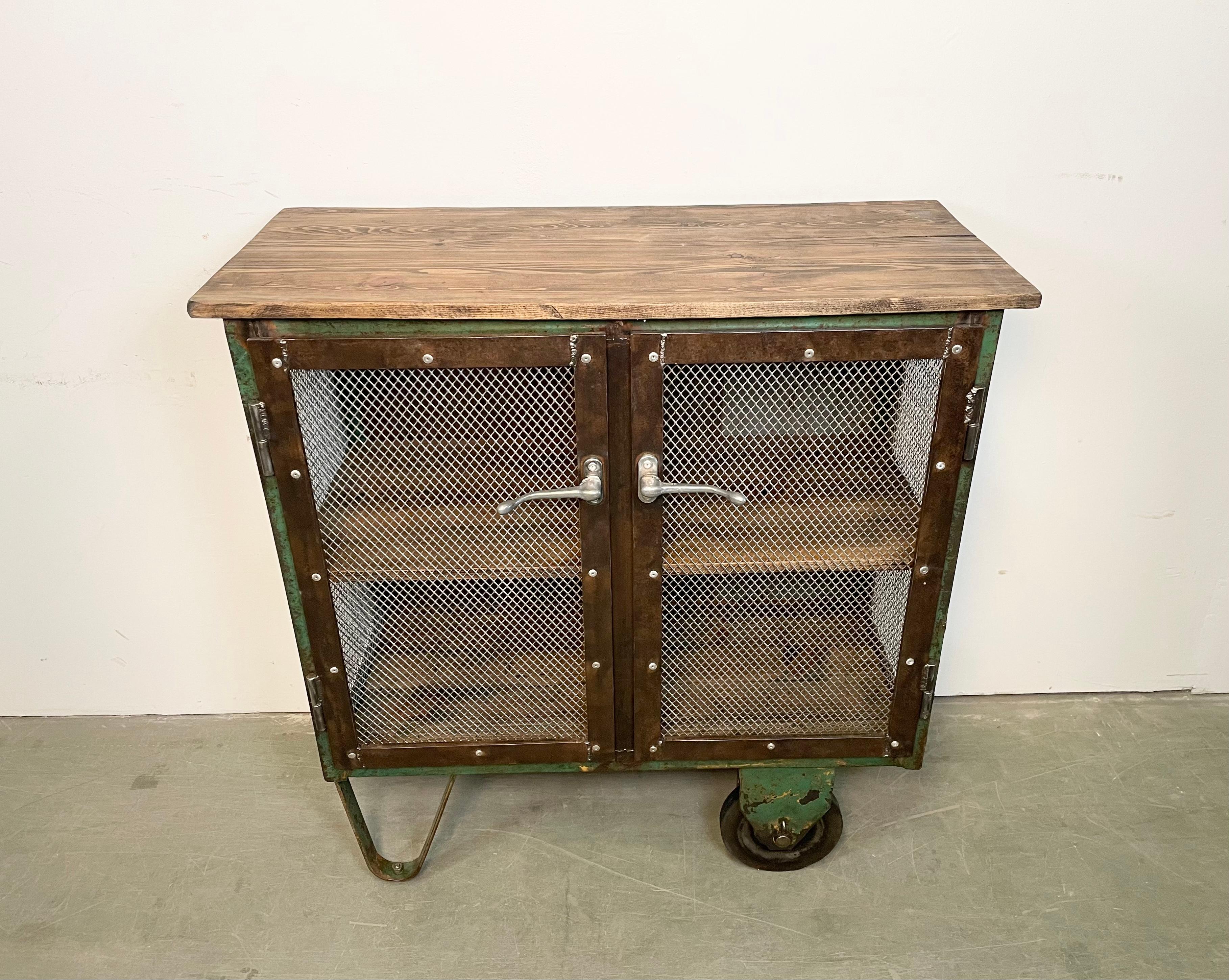 industrial cabinet on wheels