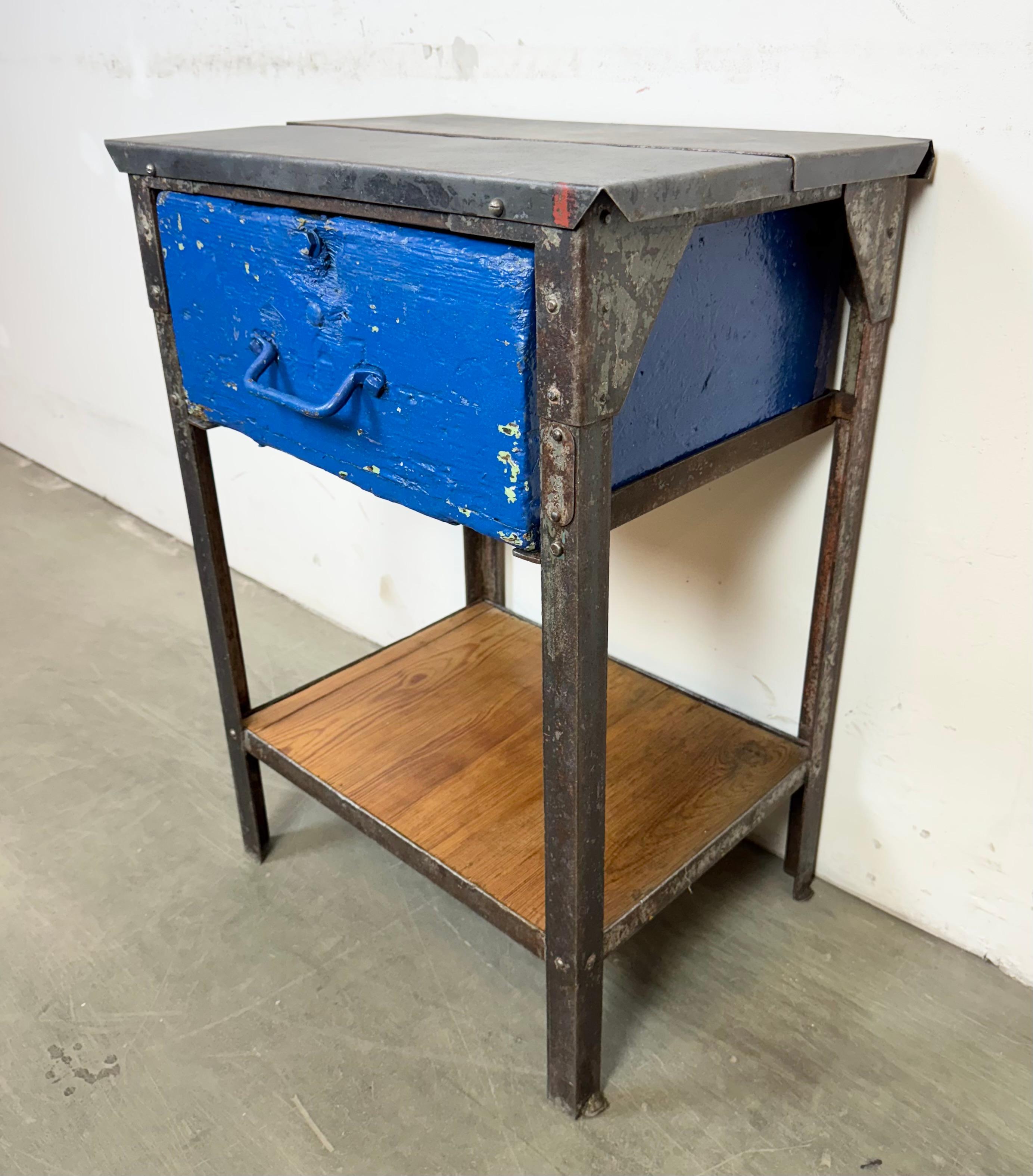 Cassettiera industriale in ferro, anni '50 In condizioni buone in vendita a Kojetice, CZ