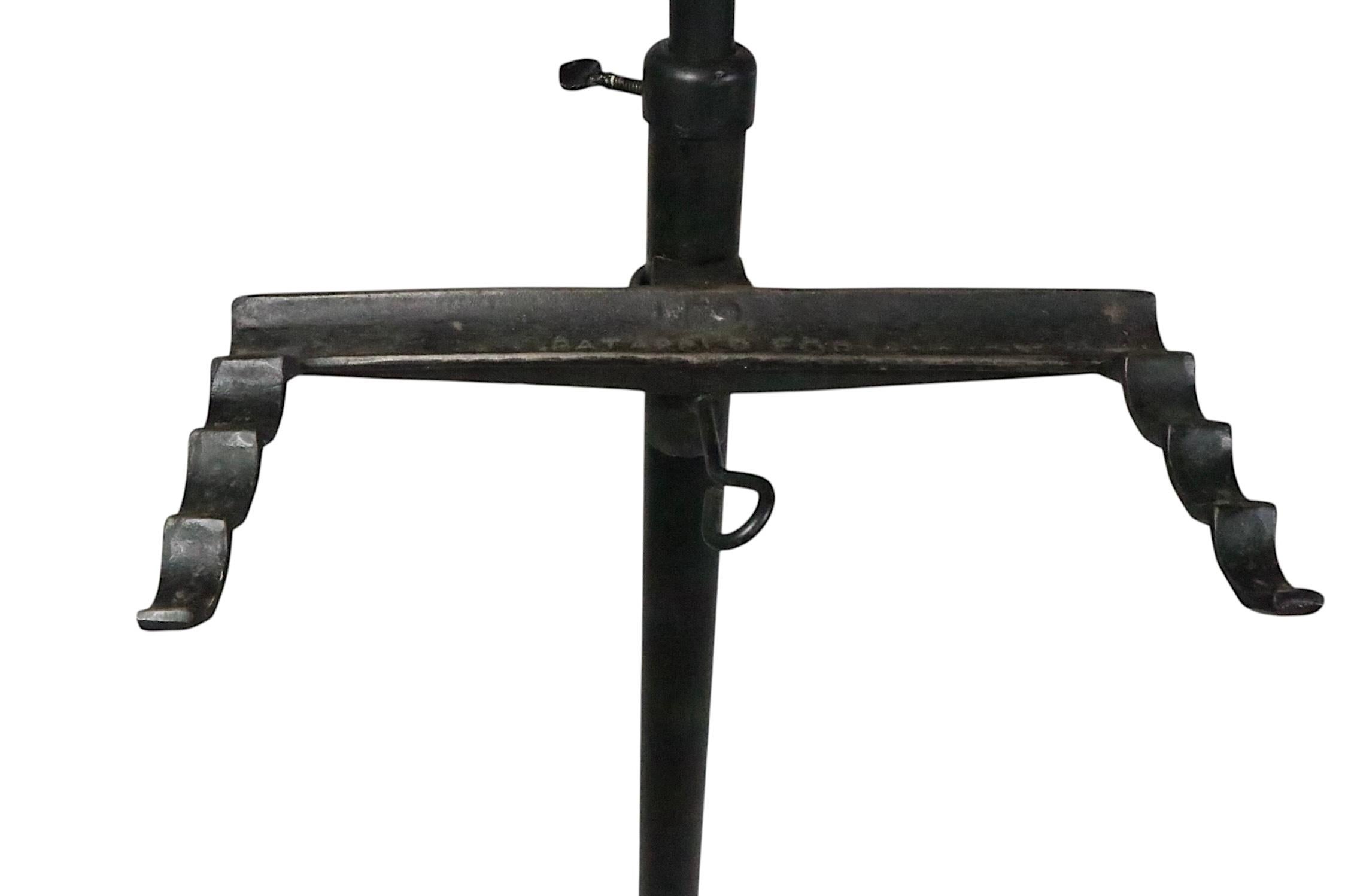 Cavalletto industriale in ferro di L'Ecole Art Co. del 1900/20 ca. in vendita 11
