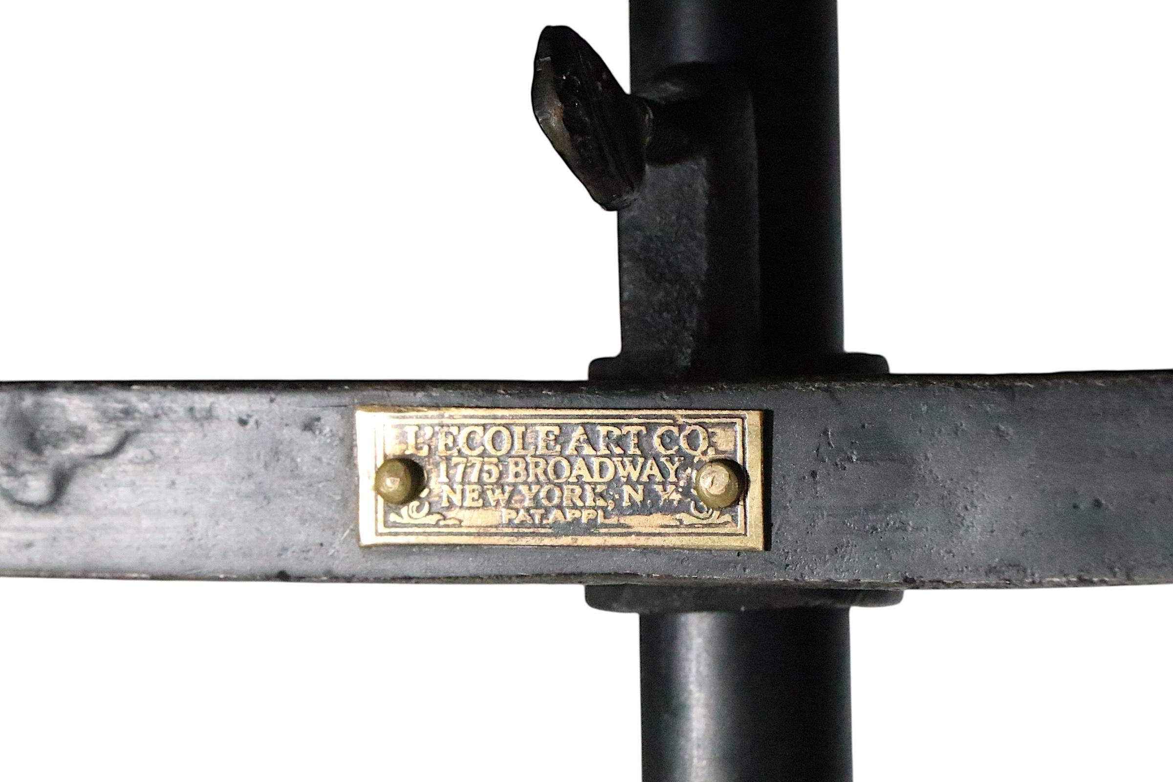 Cavalletto industriale in ferro di L'Ecole Art Co. del 1900/20 ca. In condizioni buone in vendita a New York, NY