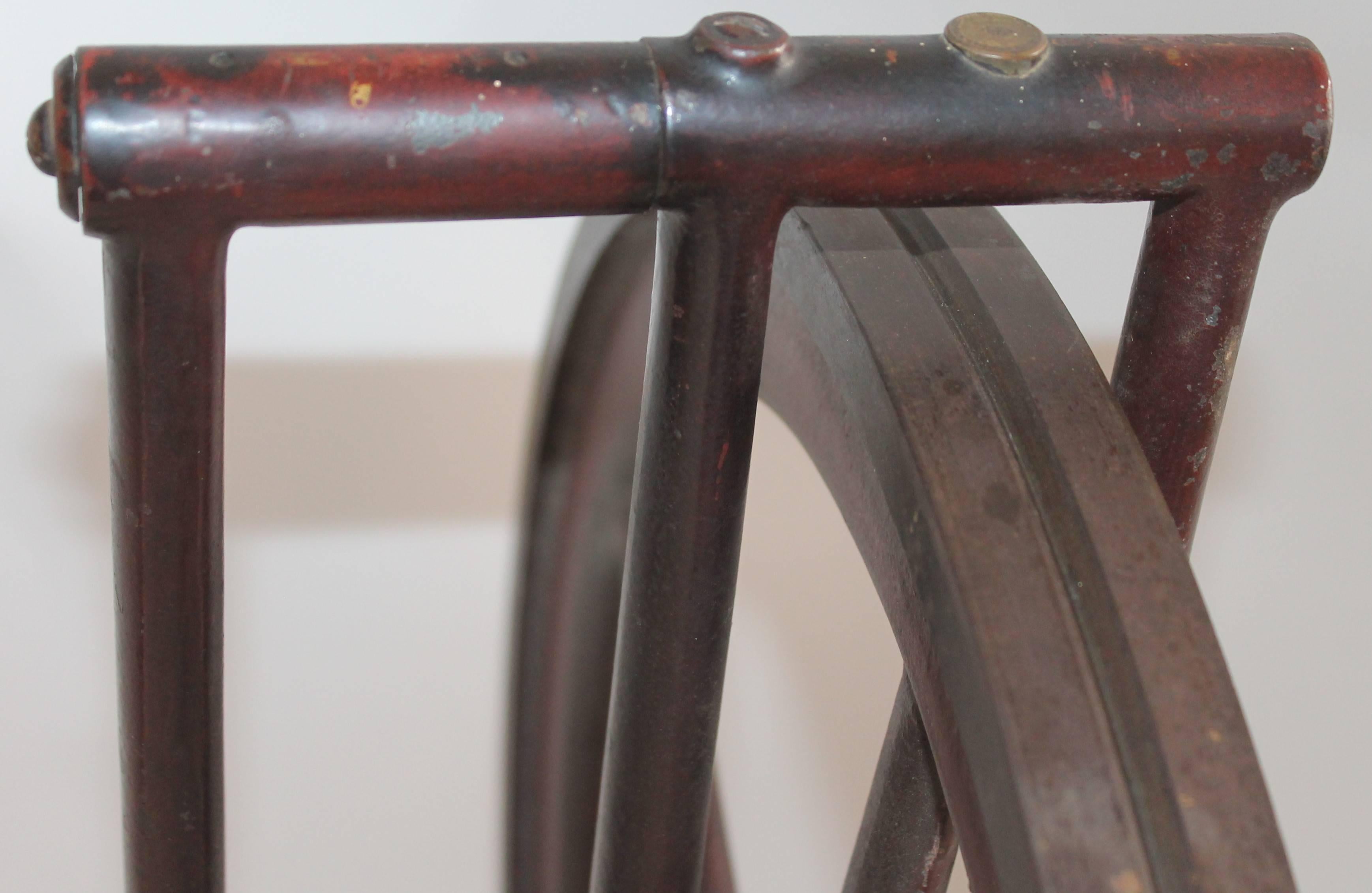 Industrielles Eisenrad aus dem 19. Jahrhundert, original bemalt im Zustand „Gut“ im Angebot in Los Angeles, CA