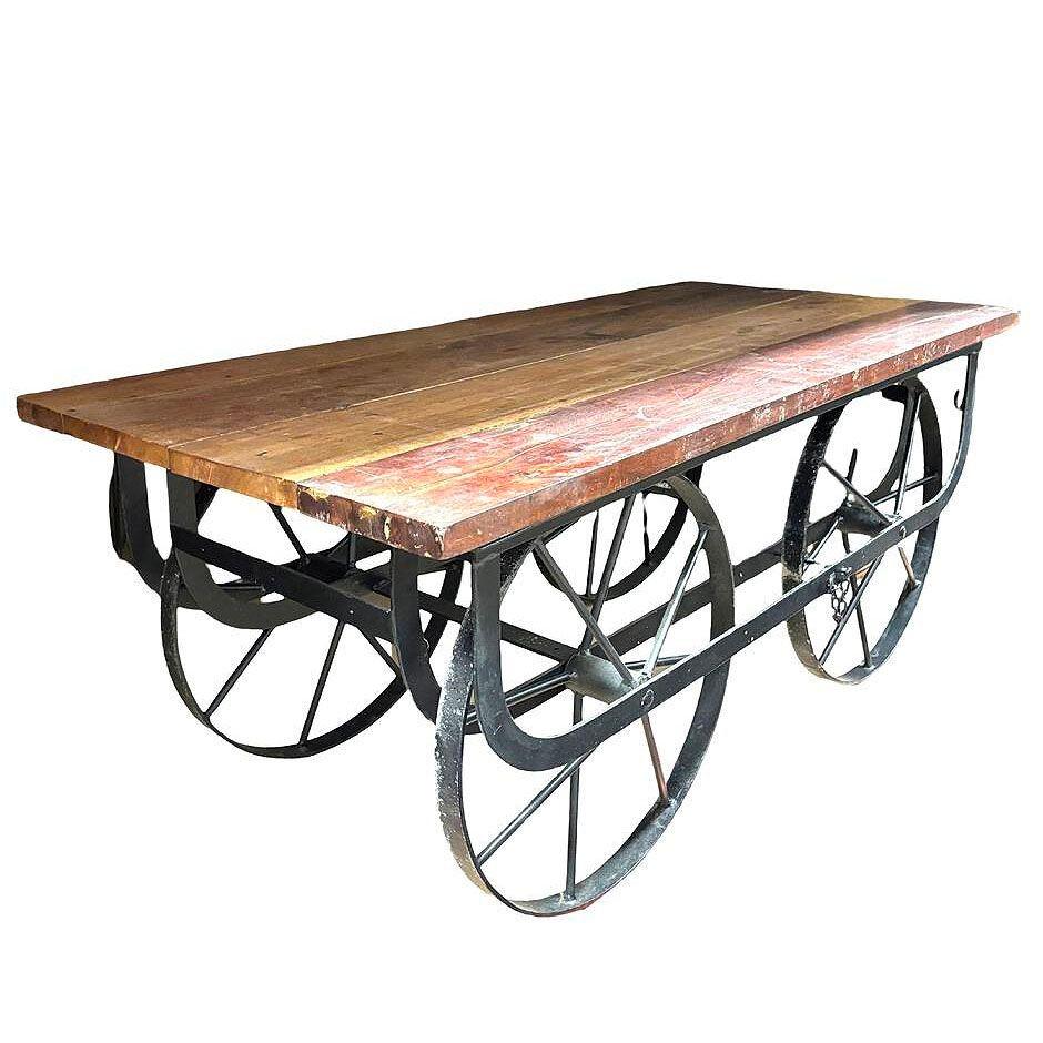Industrieller Couchtisch aus Eisen und Holz im Eisenbahnstil, Rolling Trolly Cart, Couchtisch (amerikanisch) im Angebot