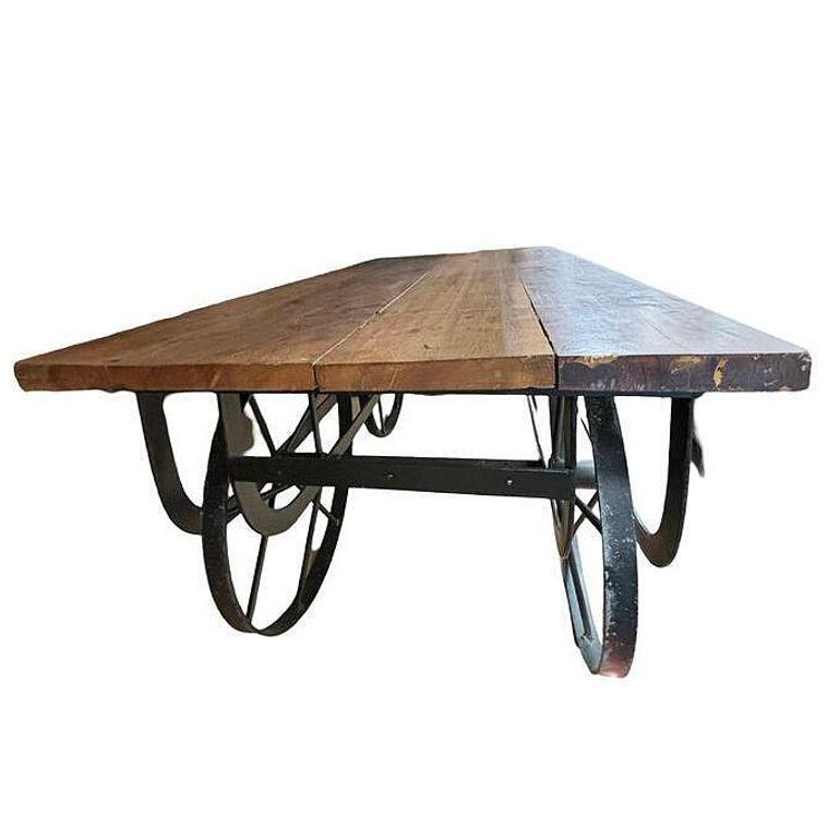 Industrieller Couchtisch aus Eisen und Holz im Eisenbahnstil, Rolling Trolly Cart, Couchtisch (Ende des 20. Jahrhunderts) im Angebot
