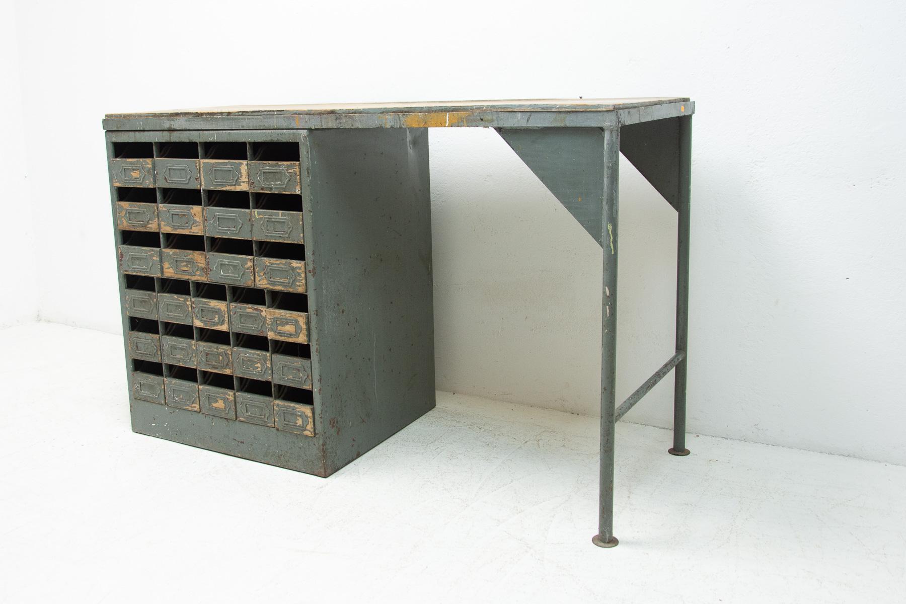 Industrial Iron Writing Desk from the 1950s, Czechoslovakia In Good Condition For Sale In Prague 8, CZ