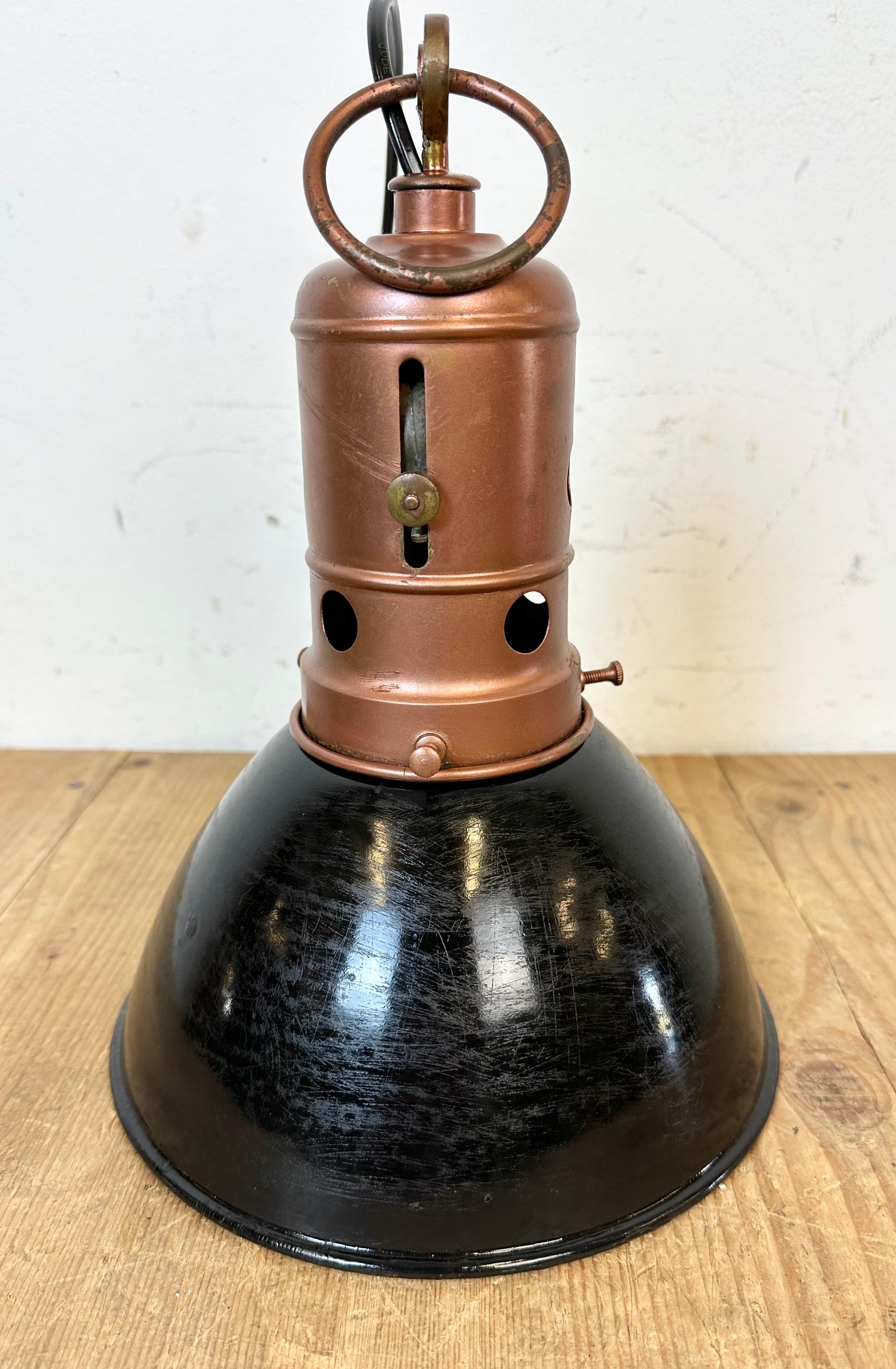 Industrial Italian Black Enamel Factory Lamp with Iron Top, 1950s For Sale 11