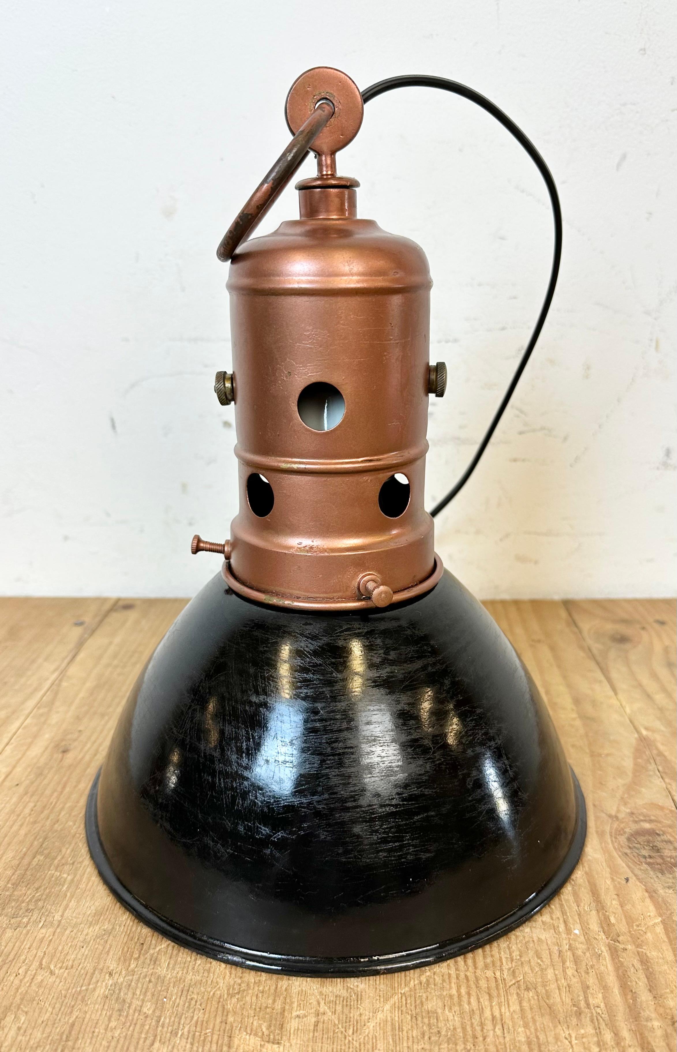 Industrial Italian Black Enamel Factory Lamp with Iron Top, 1950s For Sale 13