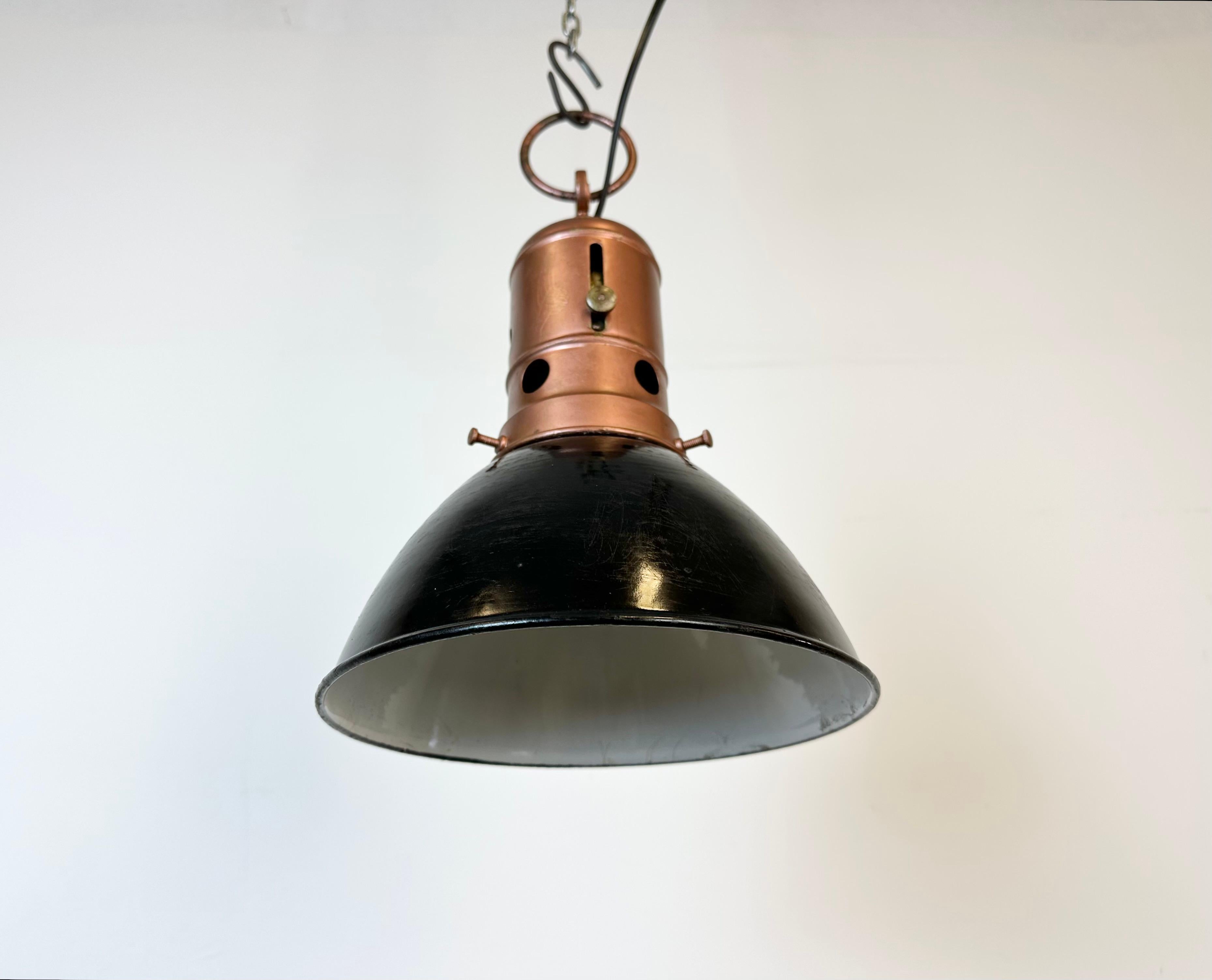Industrial Italian Black Enamel Factory Lamp with Iron Top, 1950s For Sale 5