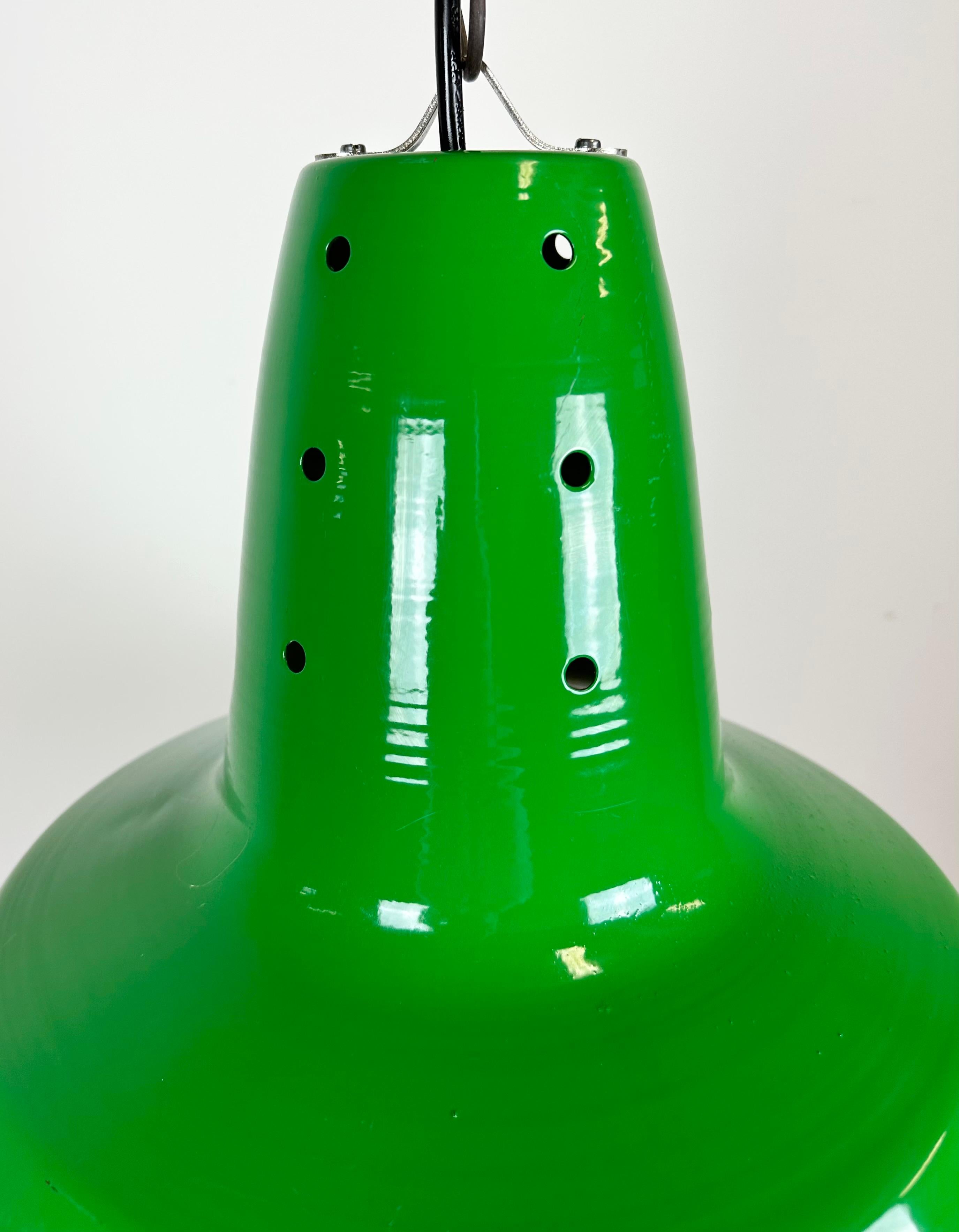 Industrial Italian Green Factory Hanging Lamp, 1970s In Good Condition For Sale In Kojetice, CZ