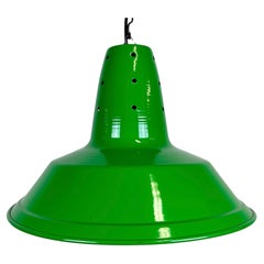 Lampe suspendue industrielle italienne verte, années 1970