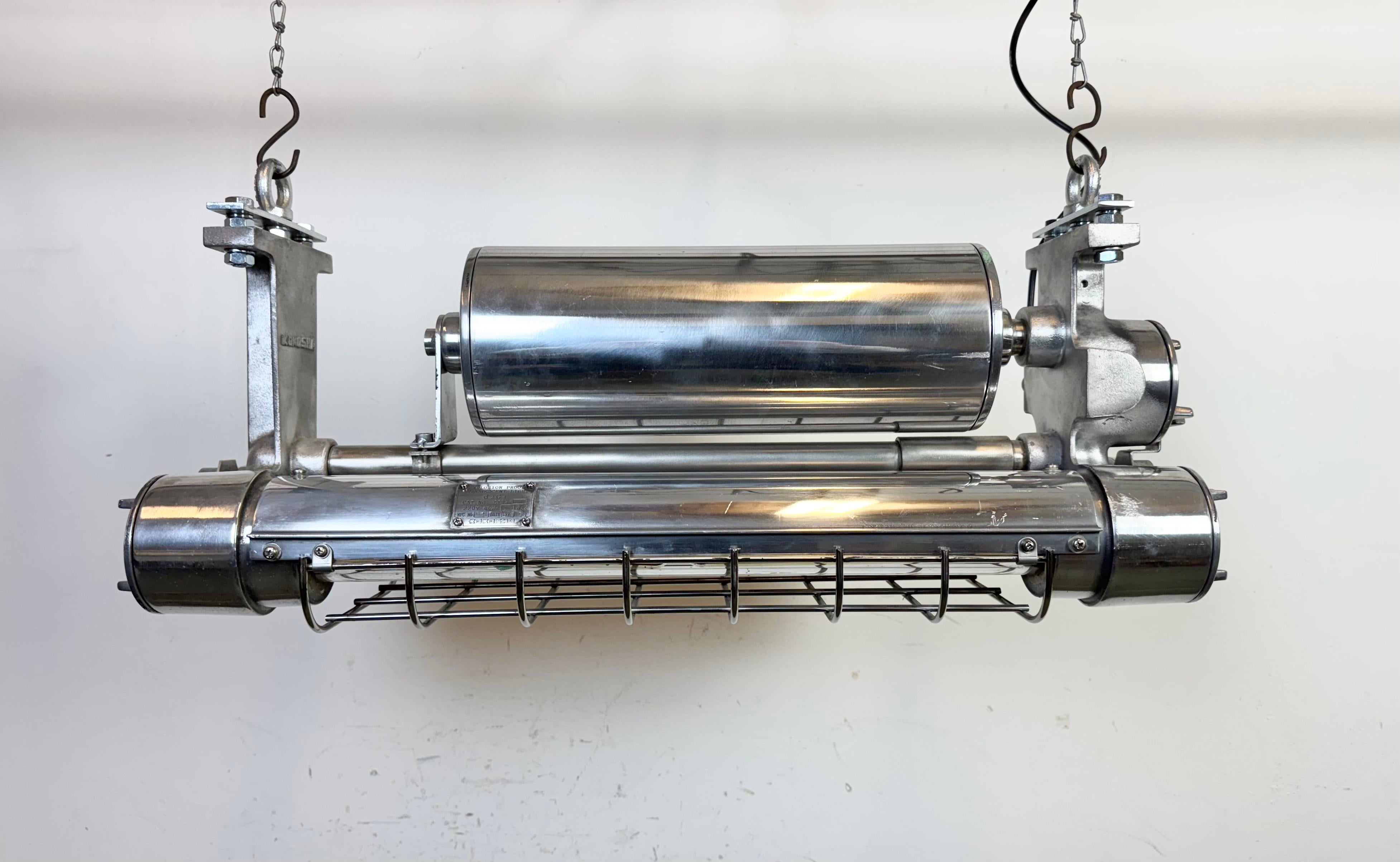 Original industrielle flammensichere Röhrenlampe, bekannt aus dem Film Star Wars 