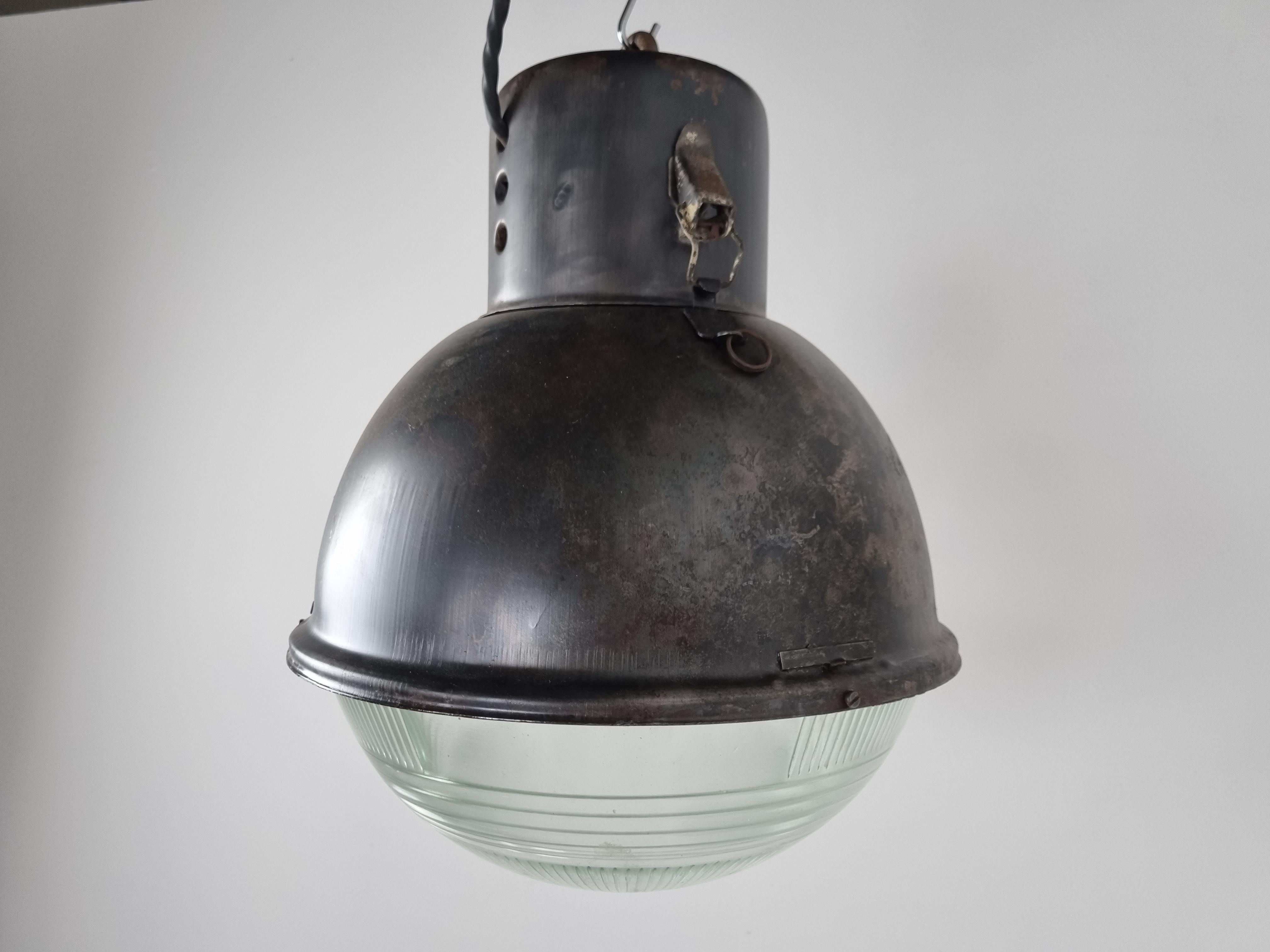 Industrial Lamps with Glass, 1930s For Sale 3
