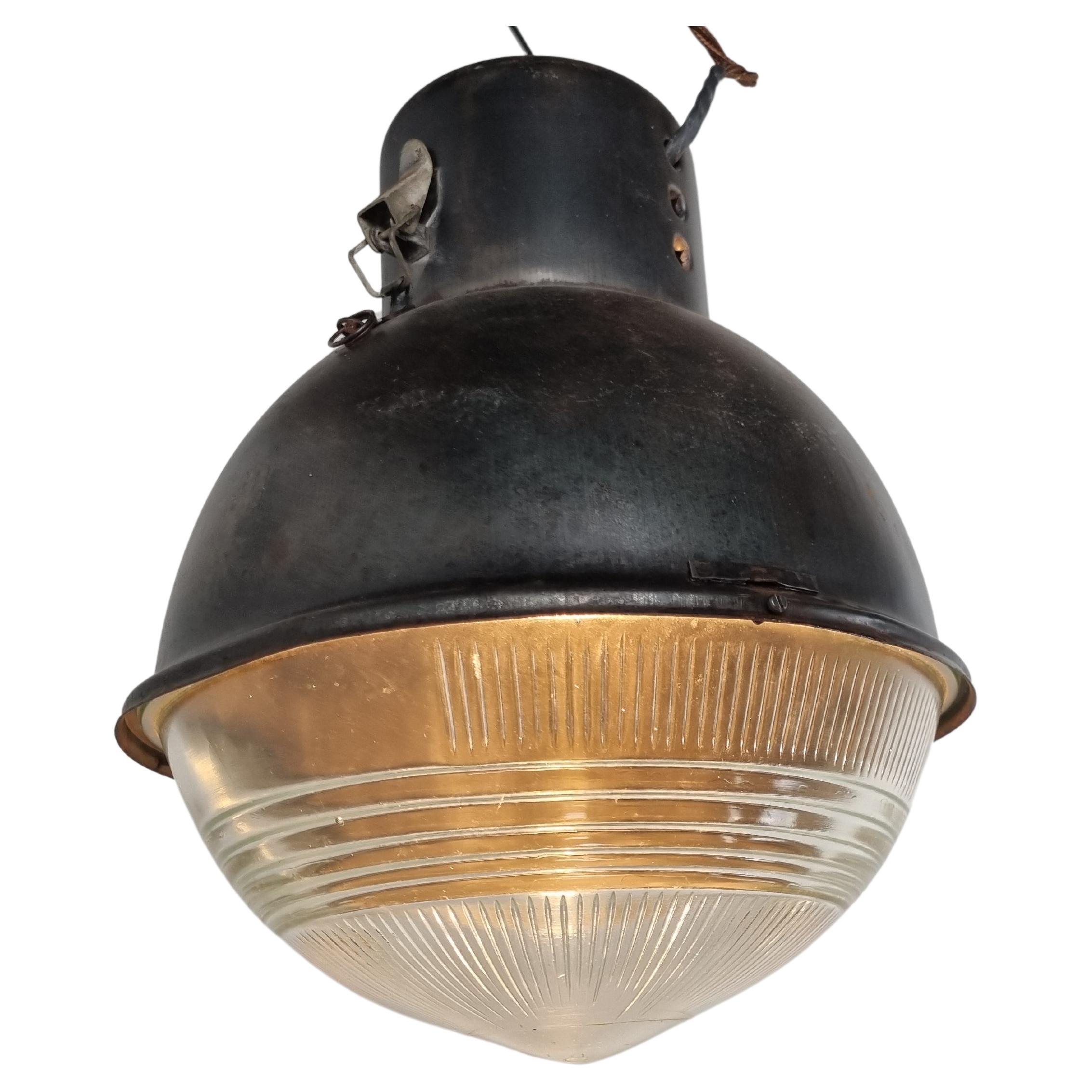 Lampes industrielles avec verre, années 1930 en vente