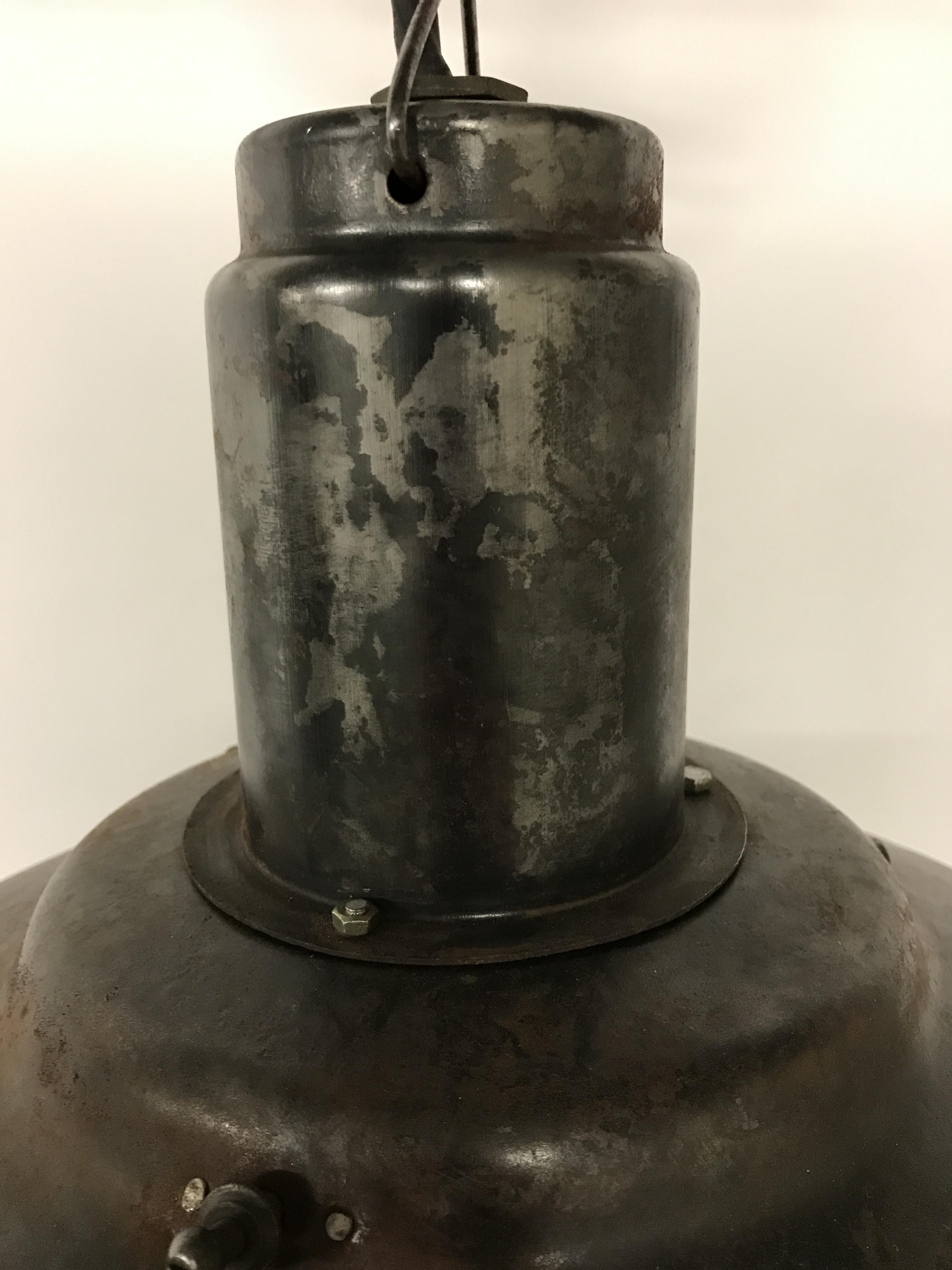 Industrielle Lampen aus Opalglas mit Opalglas, 1960er Jahre (Russisch) im Angebot