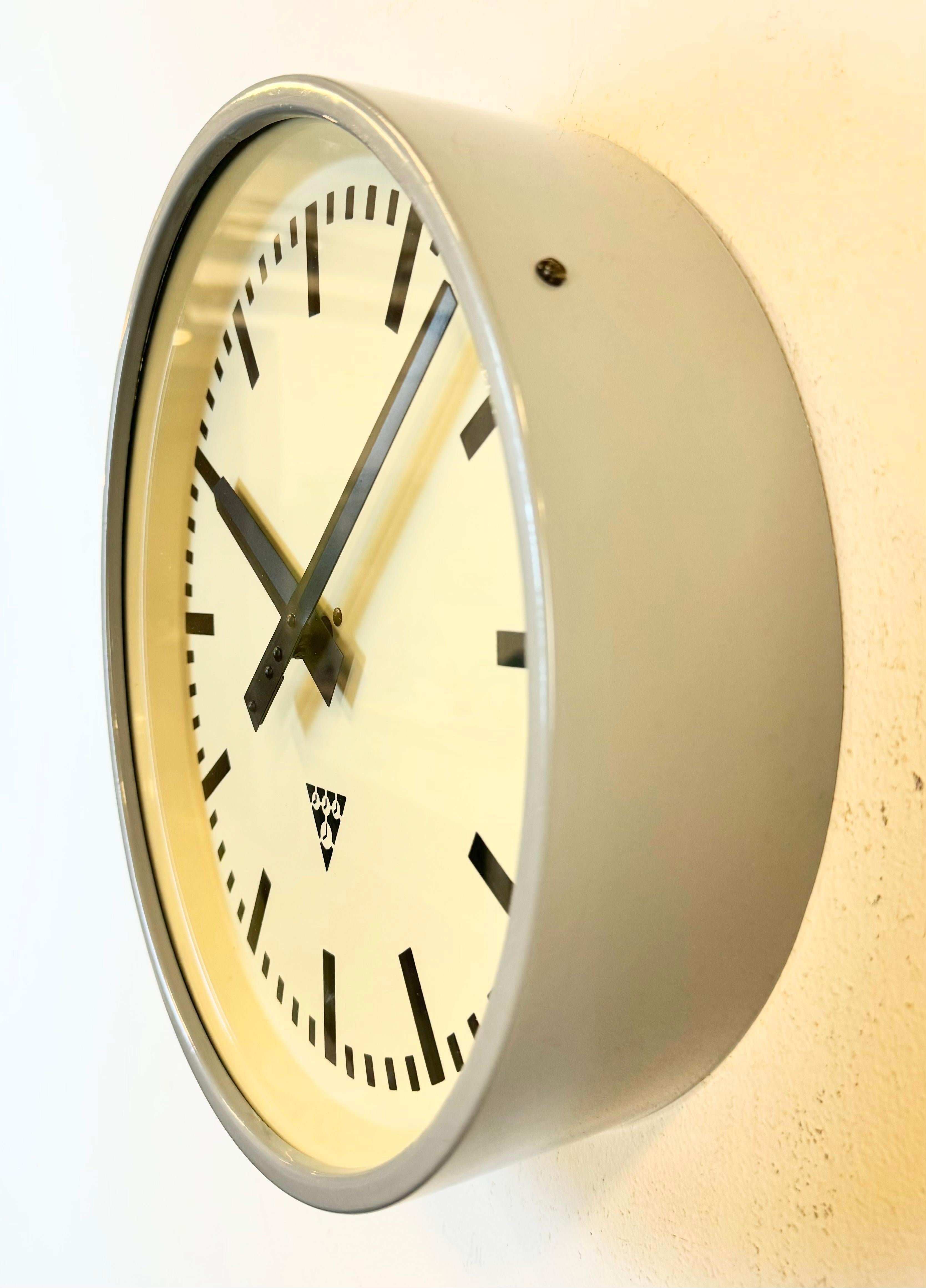 Industrial Light Grey Factory Wall Clock from Pragotron, 1960s In Good Condition For Sale In Kojetice, CZ
