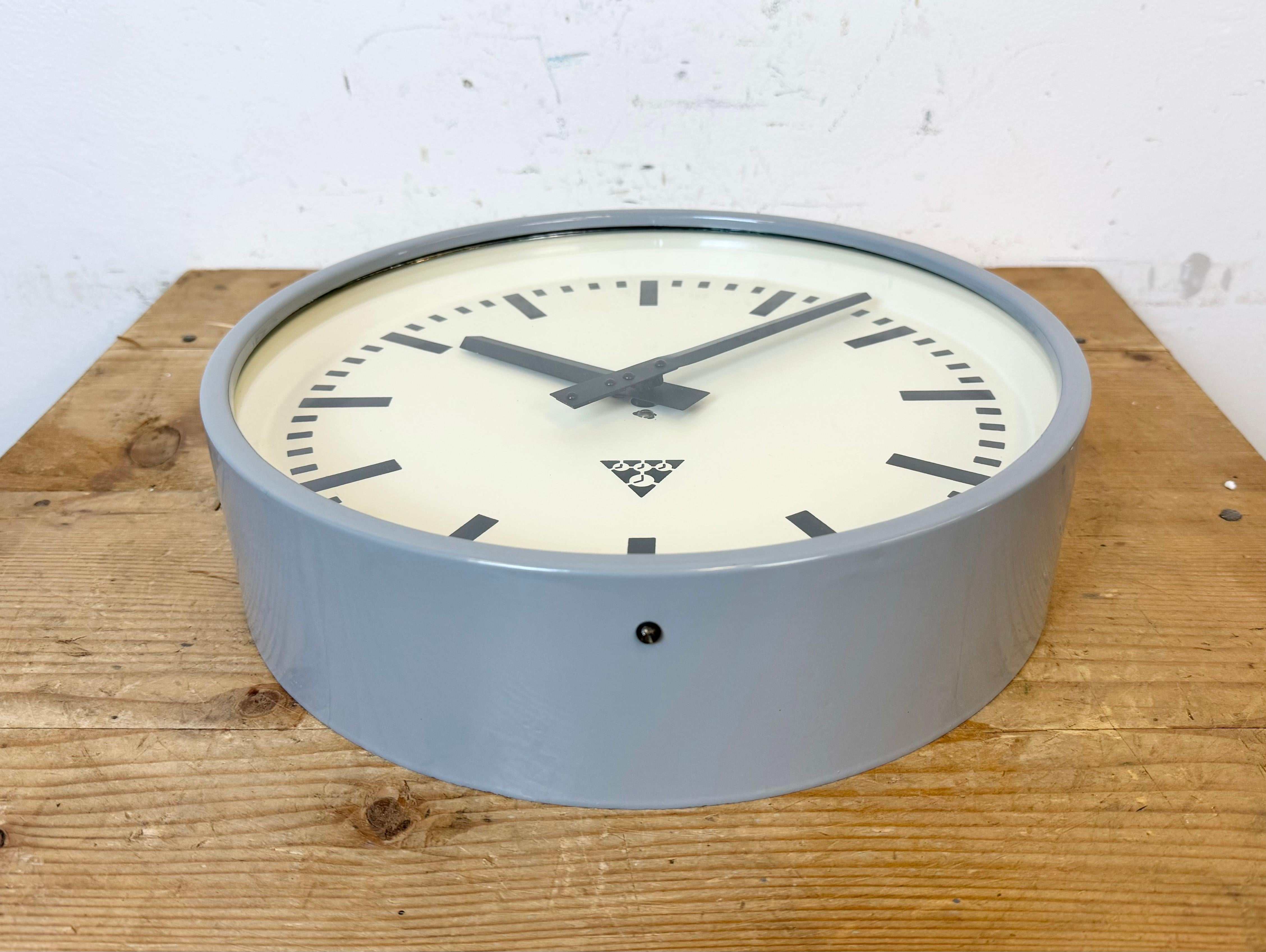 Industrial Light Grey Factory Wall Clock from Pragotron, 1960s For Sale 2