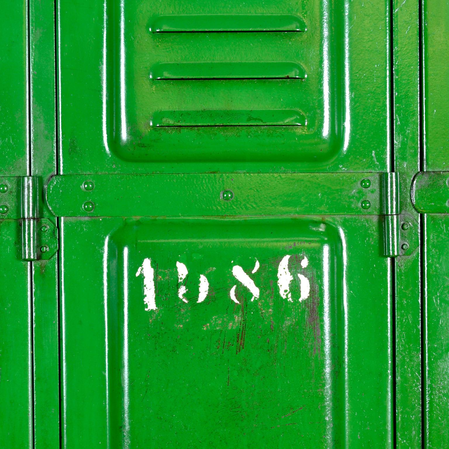 Industrieschrank, 1940er Jahre im Angebot 3