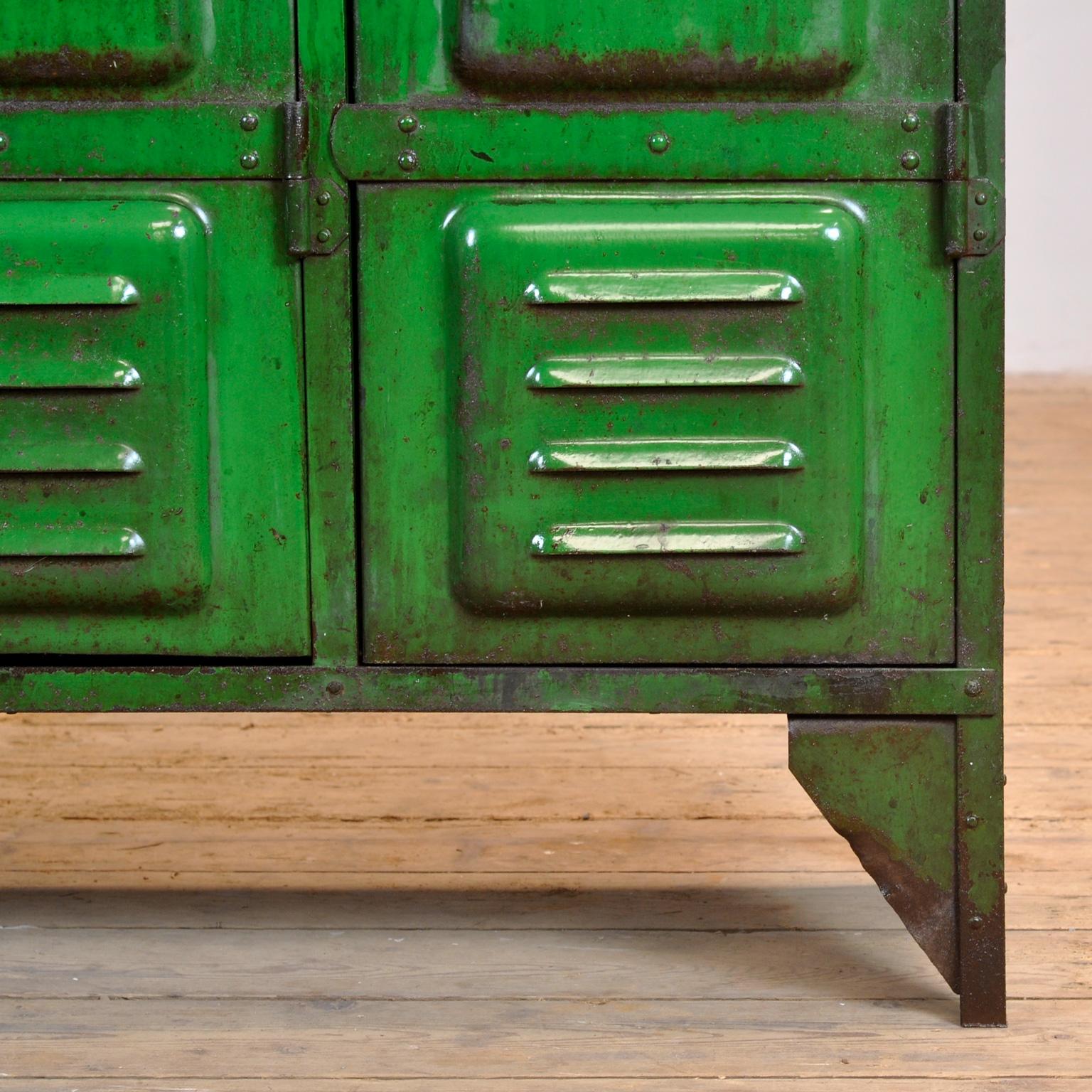 Industrial locker, 1950s For Sale 6