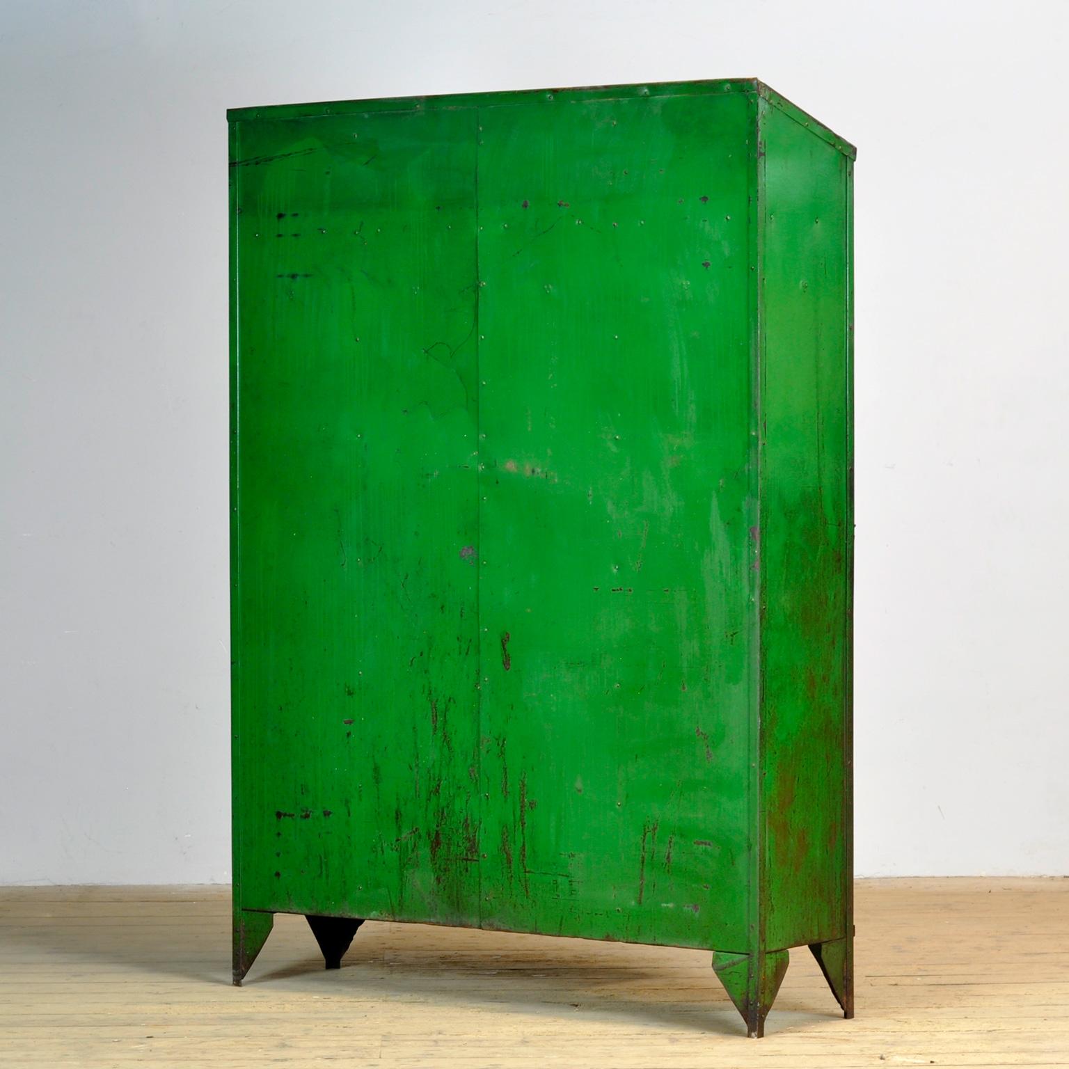 Industrial locker, 1950s For Sale 7