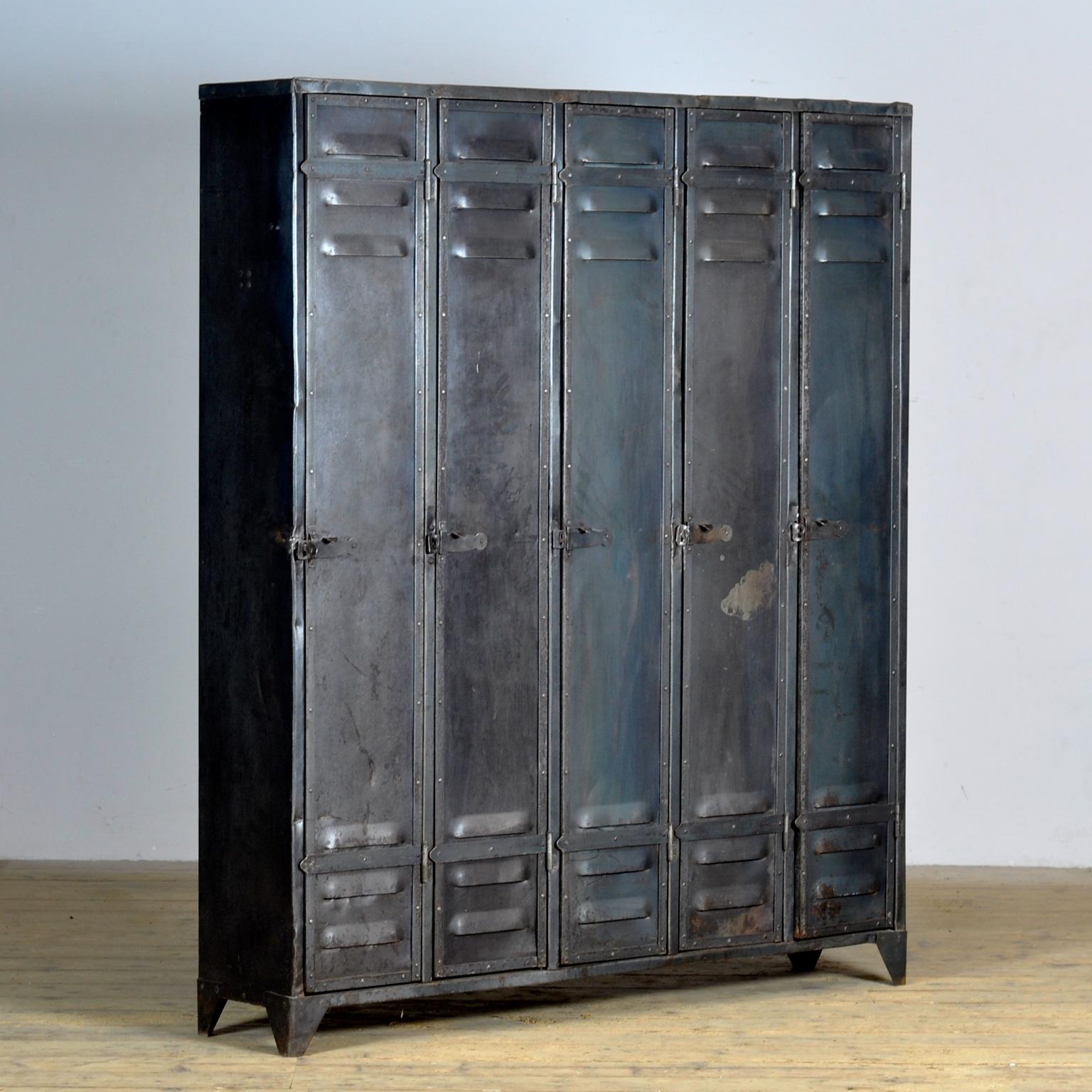 Industriel armoire industrielle, années 1950 en vente