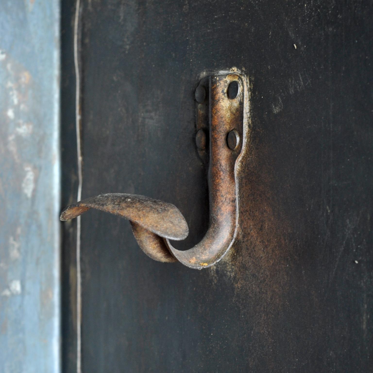 Milieu du XXe siècle armoire industrielle, années 1950 en vente
