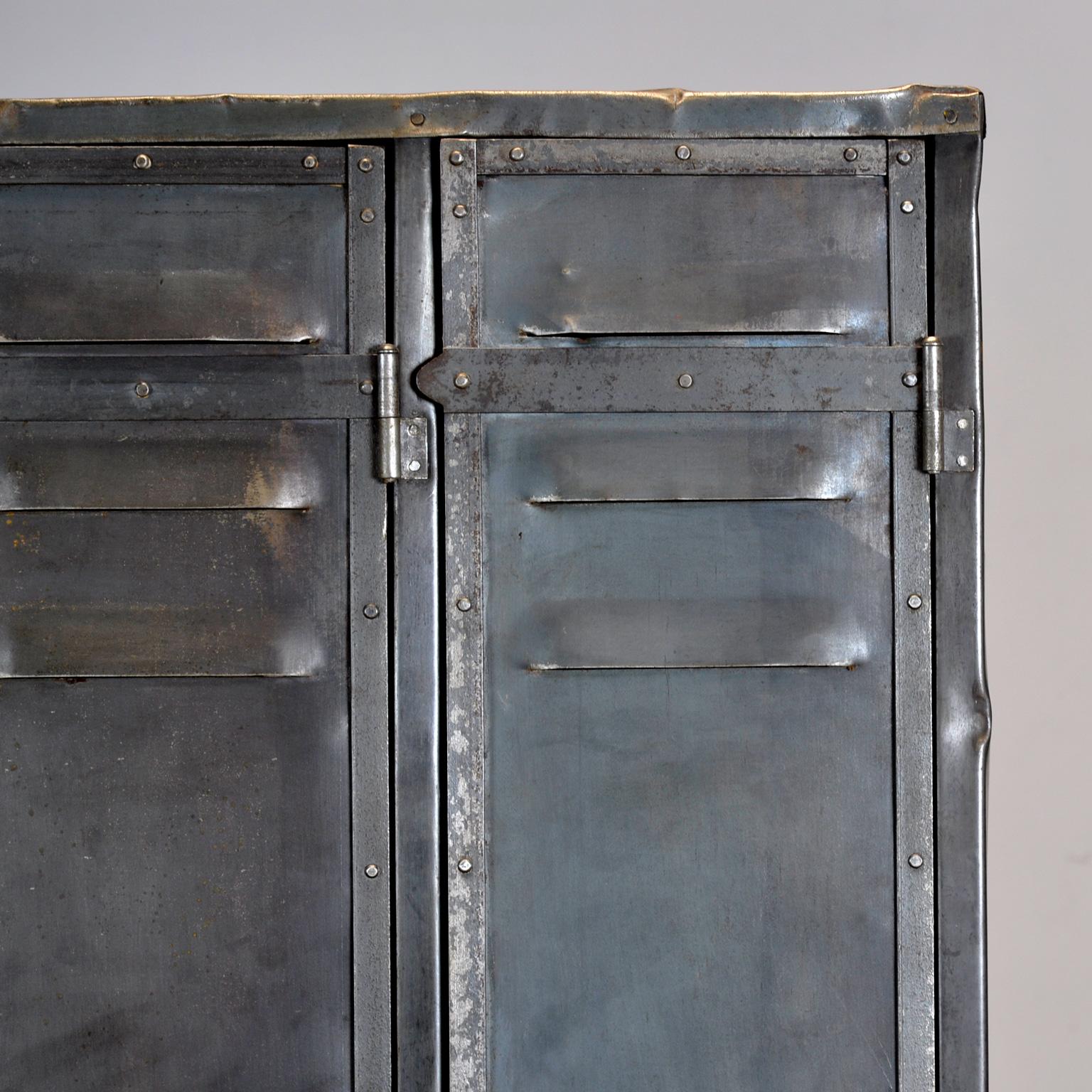 Fer armoire industrielle, années 1950 en vente