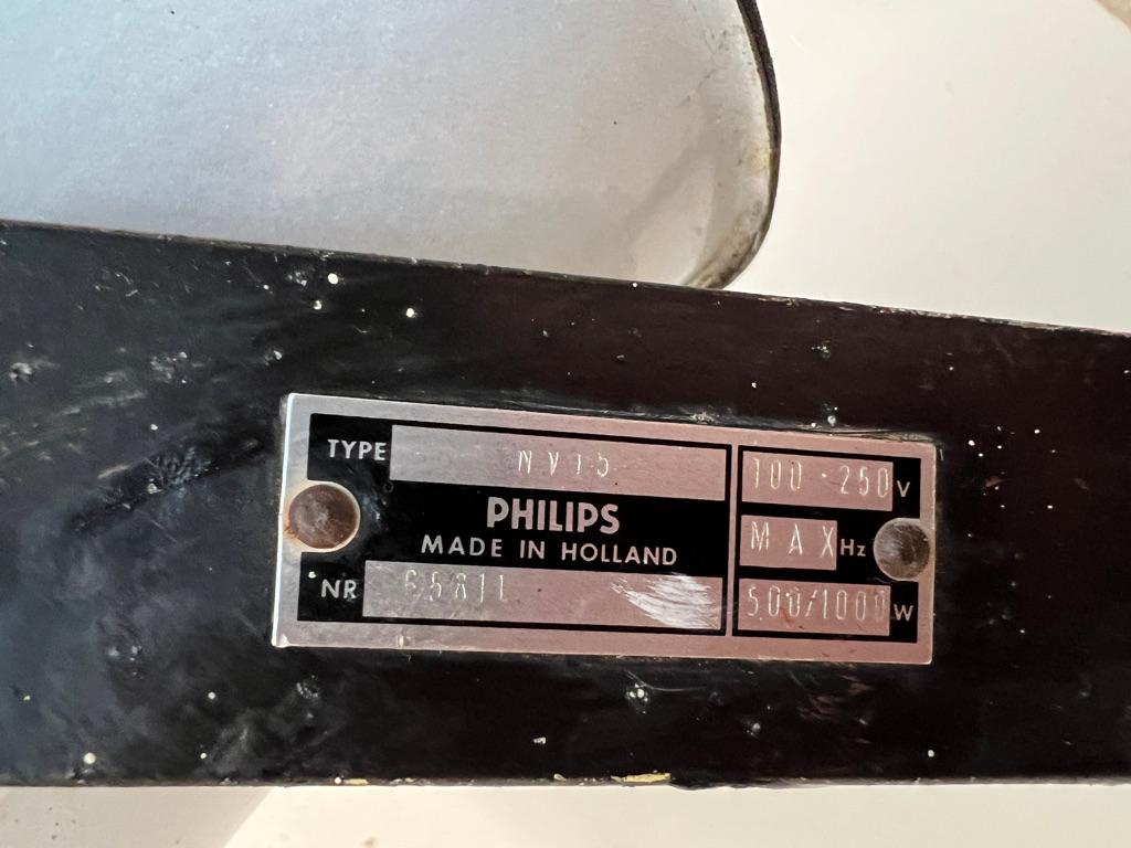 Métal Lampadaire industriel Loft Philips - Boîtier en céramique blanche et base en métal NV 15 en vente