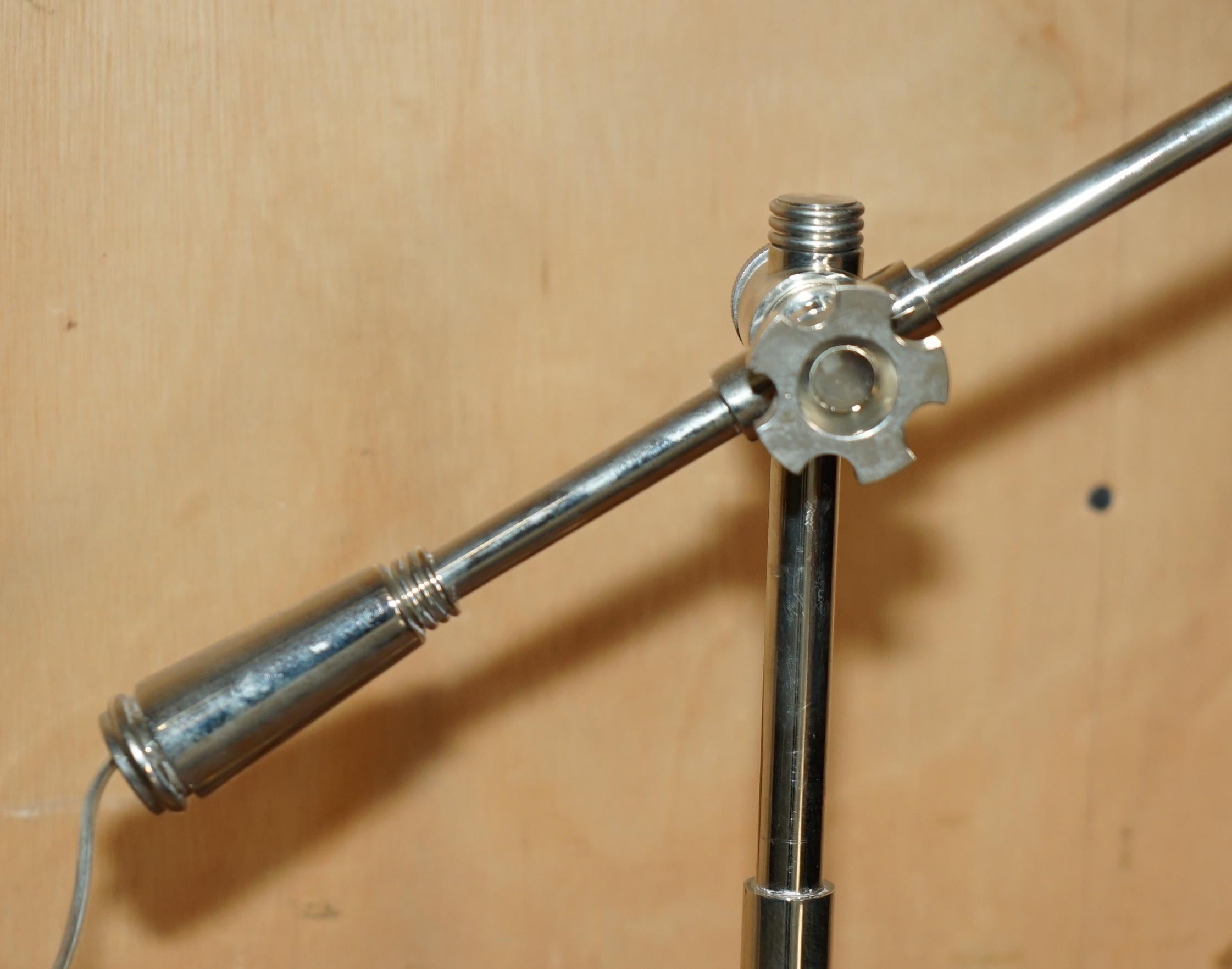 INDUSTRIAL LOOKING RALPH LAUREN ViNTAGE CHROME ARTICULATED ADJUSTABLE TABLE LAMP For Sale 3