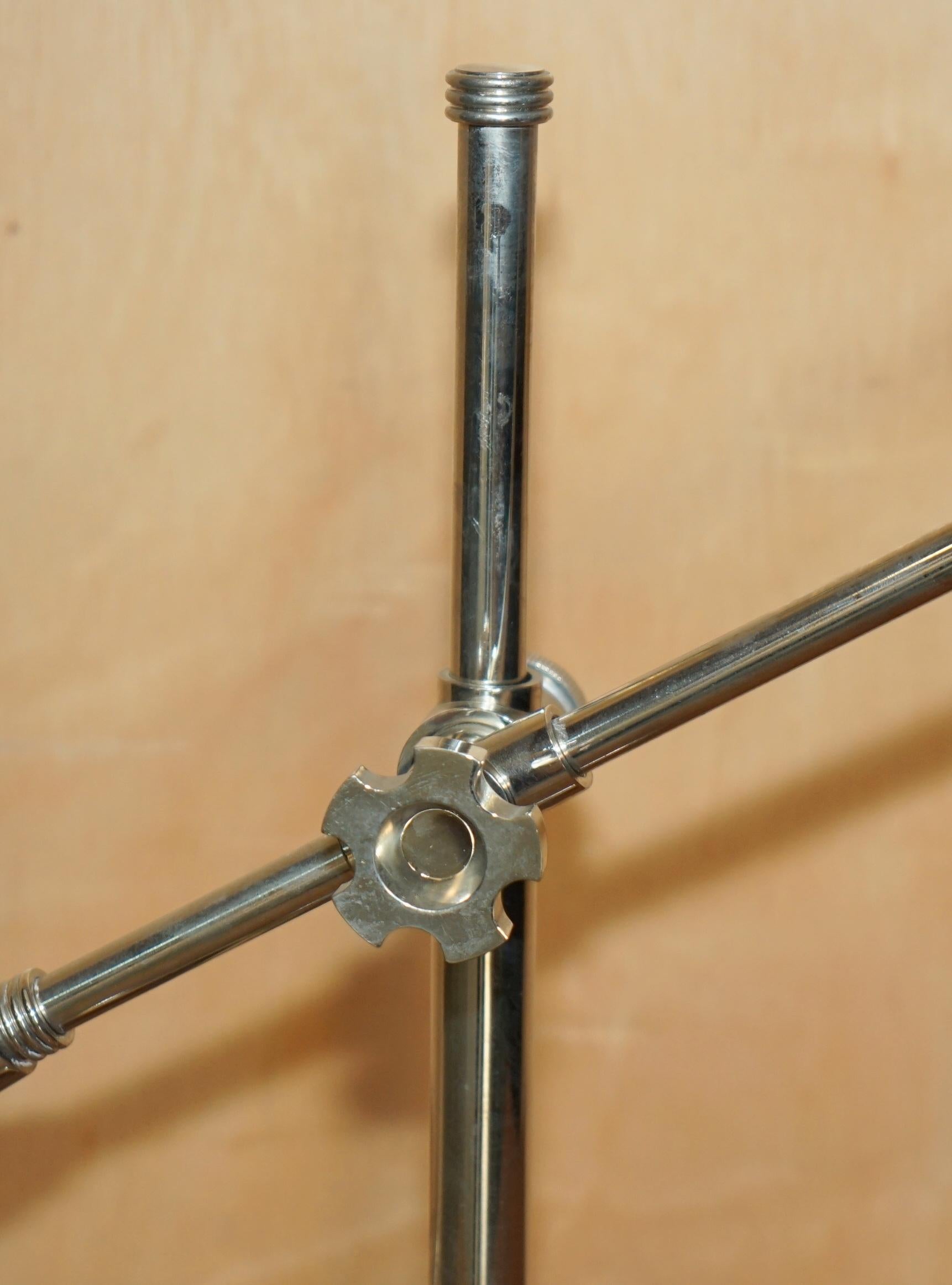 INDUSTRIAL LOOKING RALPH LAUREN ViNTAGE CHROME ARTICULATED ADJUSTABLE TABLE LAMP For Sale 5