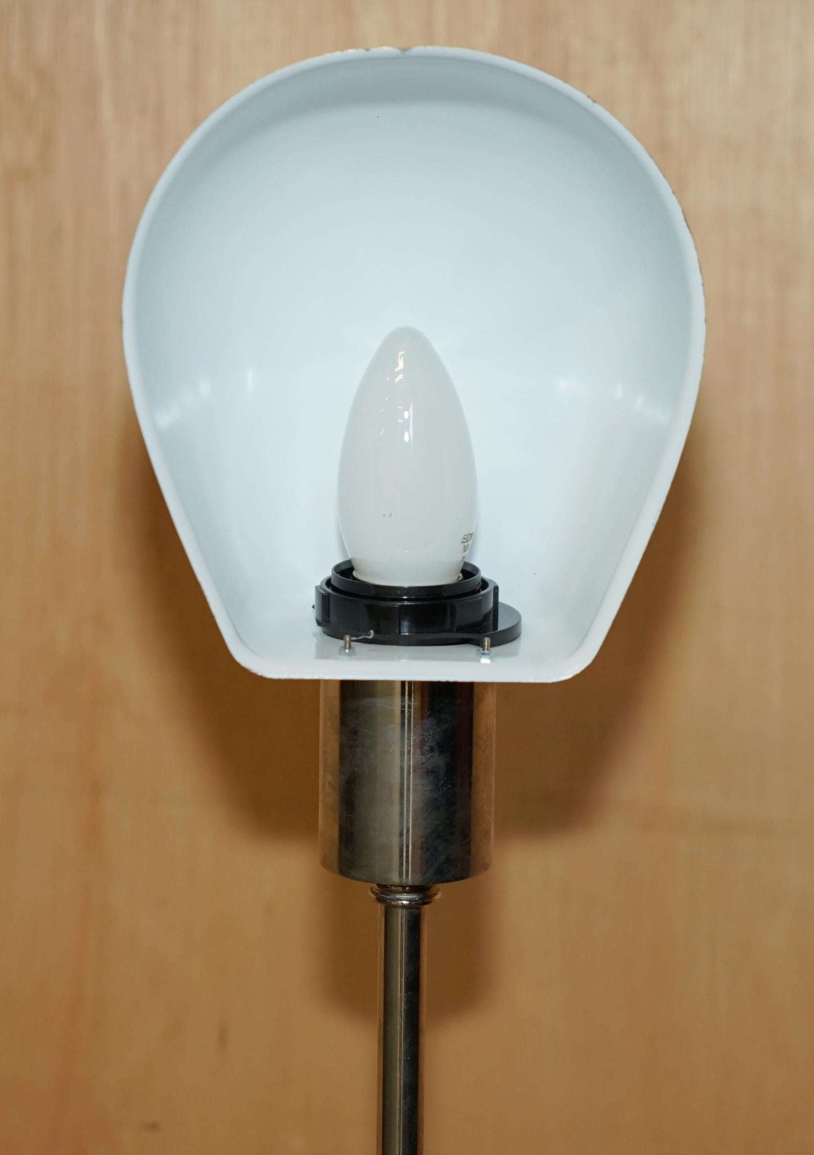 INDUSTRIAL LOOKING RALPH LAUREN ViNTAGE CHROME ARTICULATED ADJUSTABLE TABLE LAMP For Sale 9