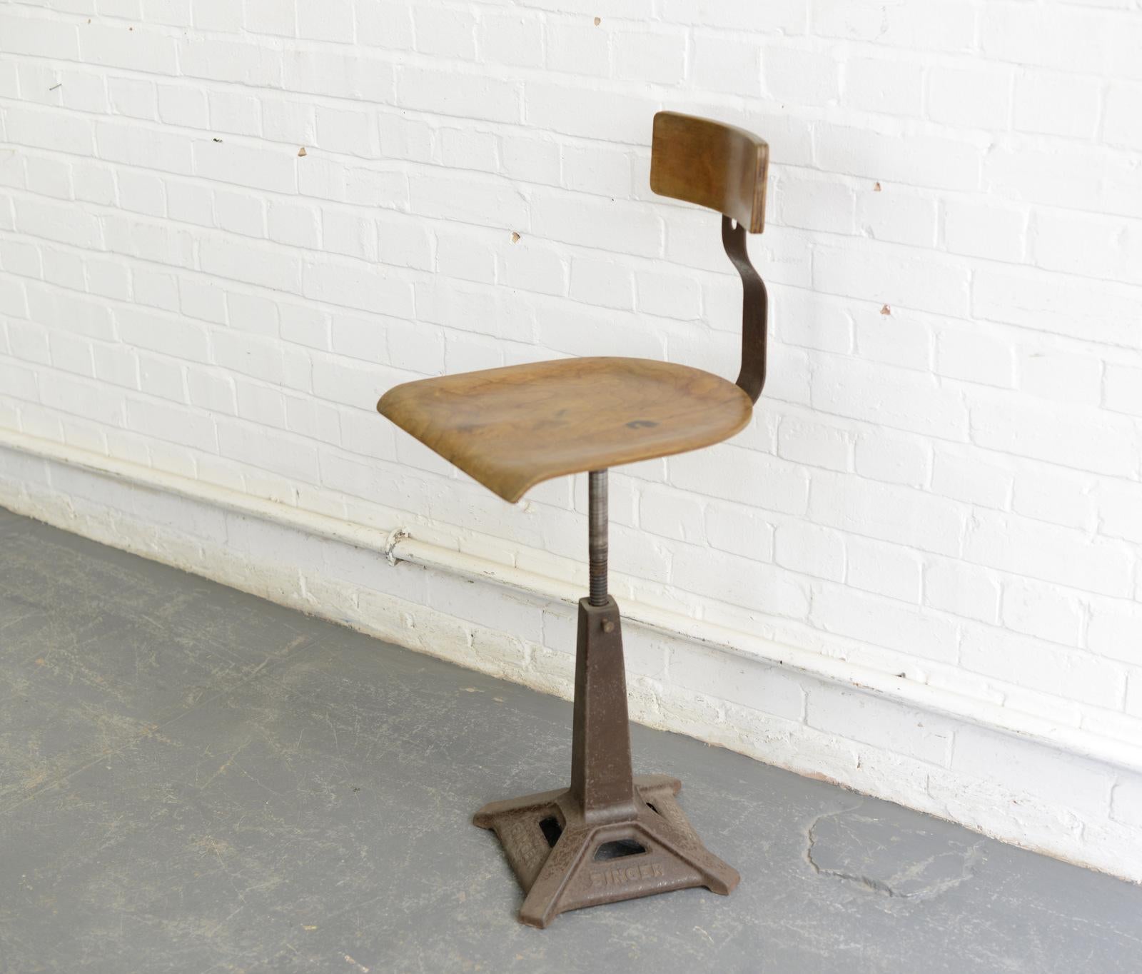 Industrial Machinists Chair by Singer, circa 1930s 1