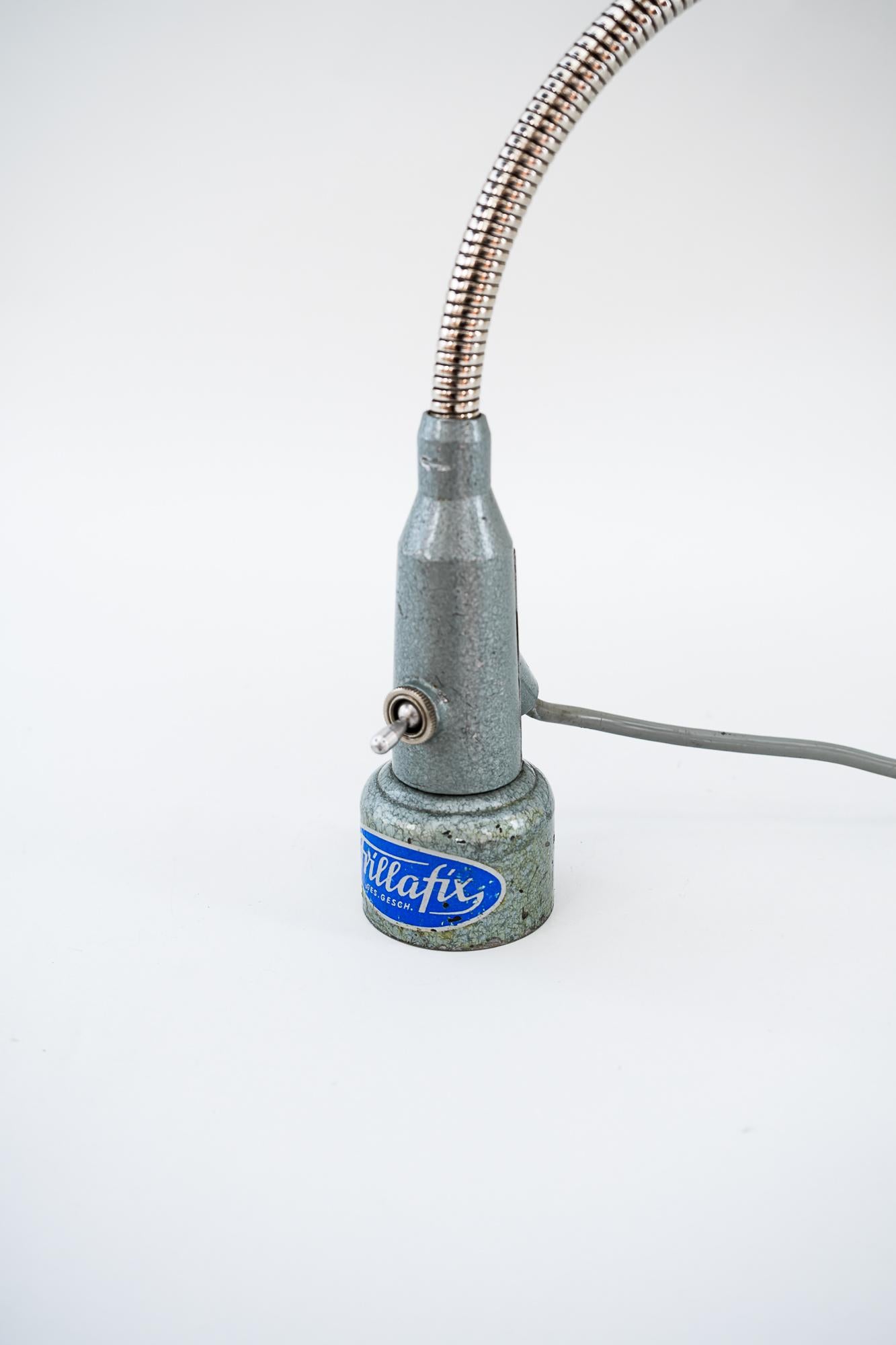 Industrial Magnetic Table Lamp by Trillafix, circa 1950s For Sale 5